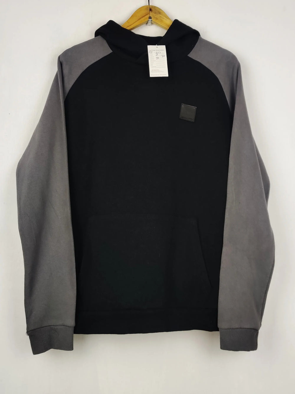 Buy online pre-used pre-loved 100% authentic & Original branded Boohoo (MH-663) available in Pakistan. Top international brands avilable.