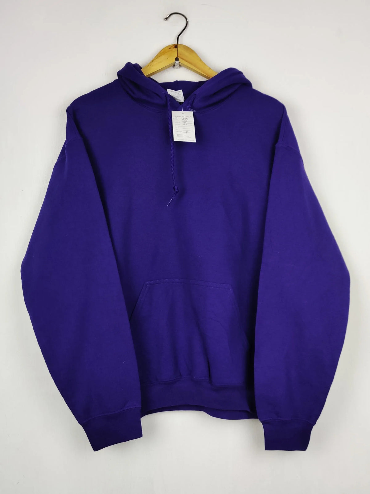Buy online pre-used pre-loved 100% authentic & Original branded Gildan (MH-695) available in Pakistan. Top international brands avilable.