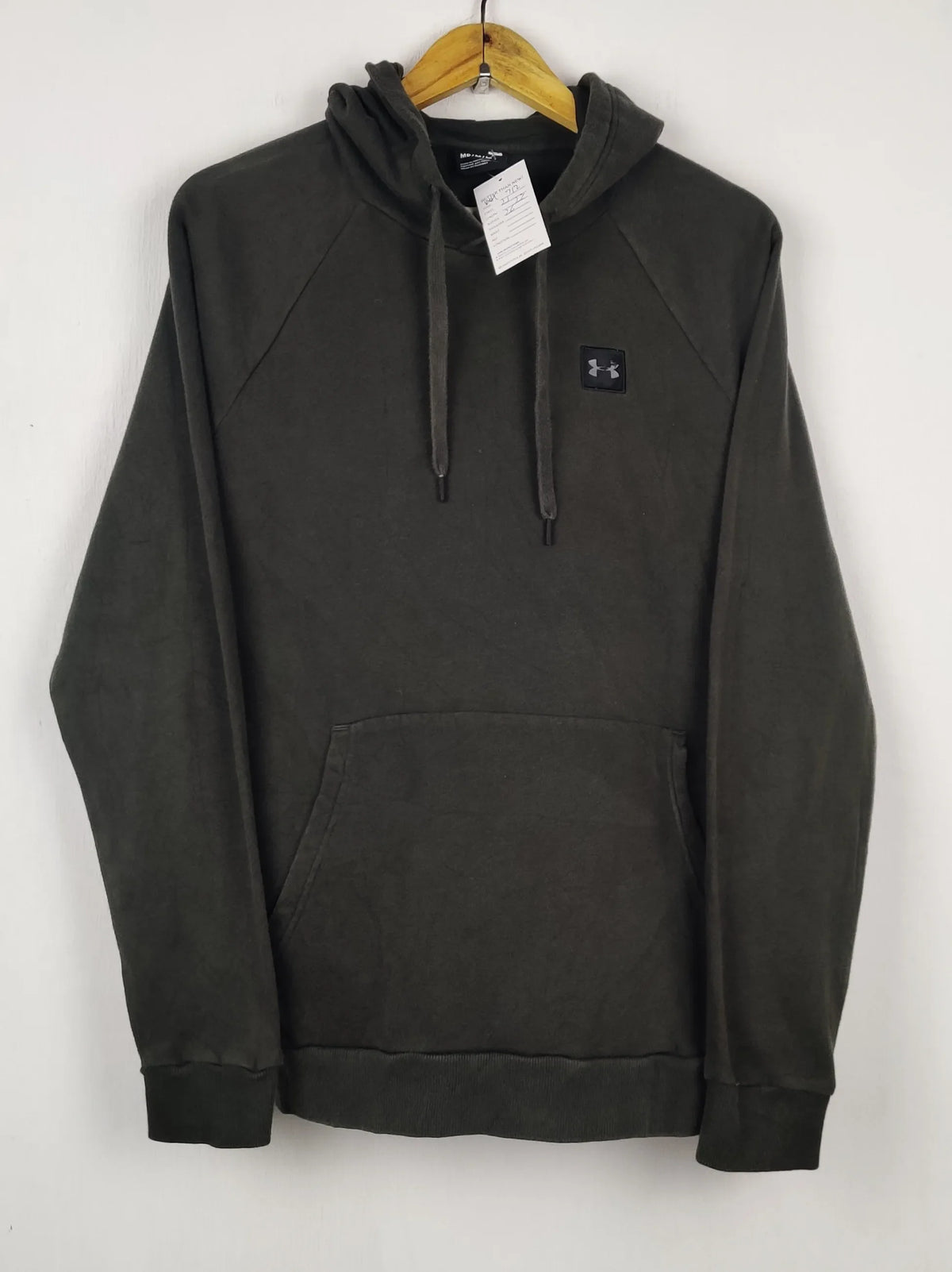 Buy online pre-used pre-loved 100% authentic & Original branded Underarmour (MH-712) available in Pakistan. Top international brands avilable.