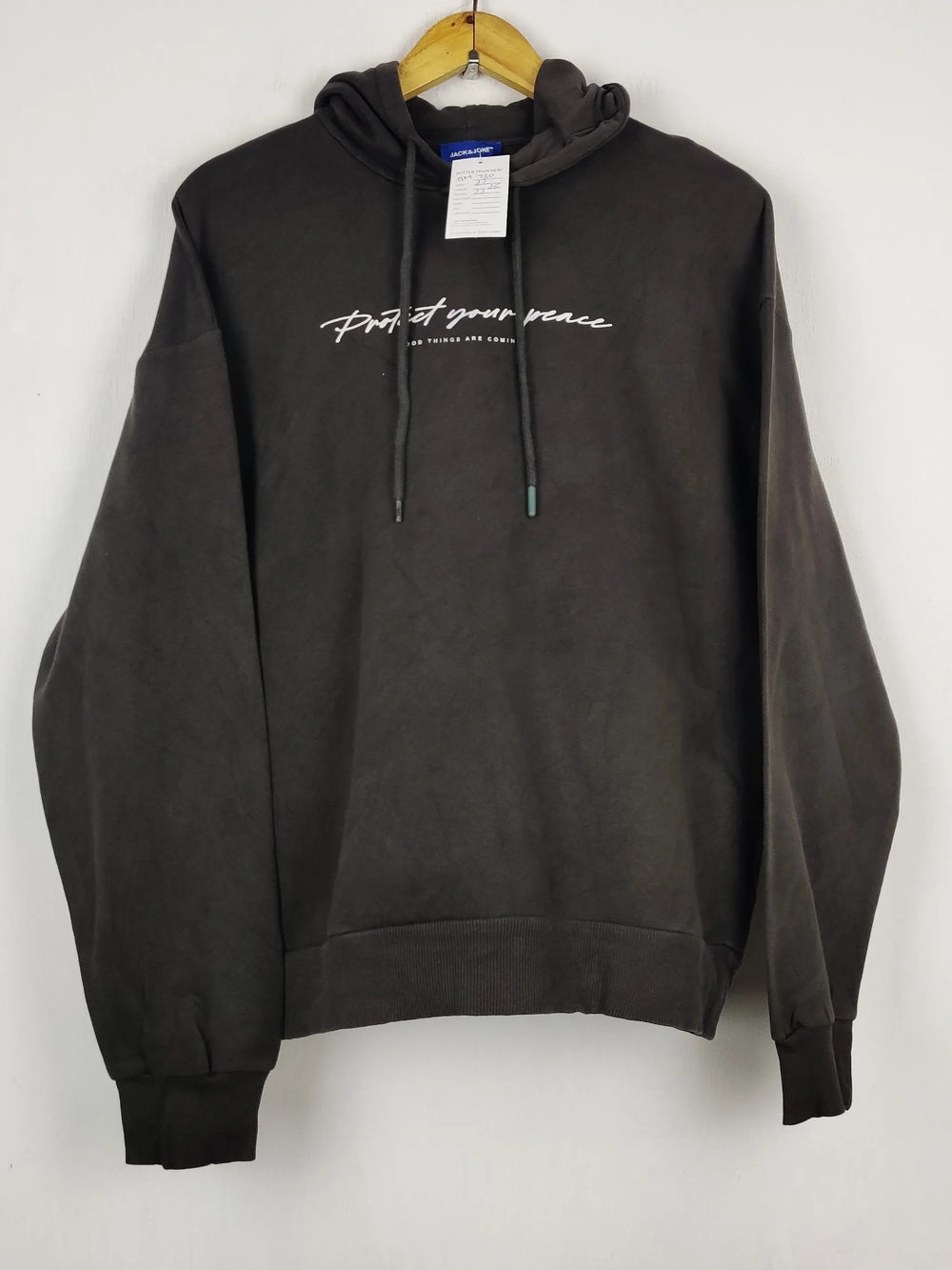 Buy online pre-used pre-loved 100% authentic & Original branded Jack & Jones (MH-730) available in Pakistan. Top international brands avilable.