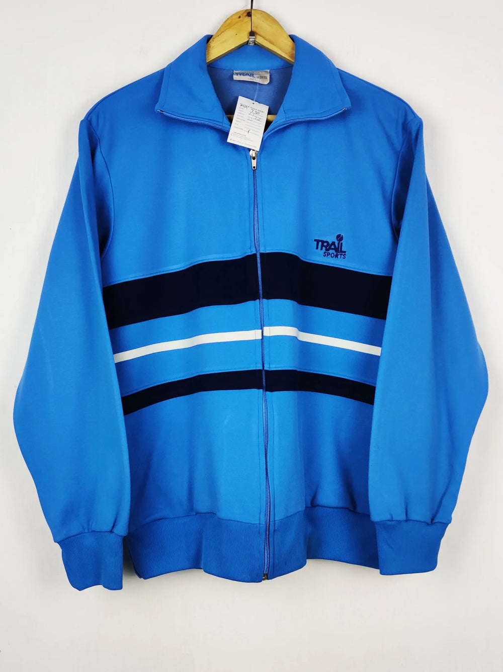 Buy online pre-used pre-loved 100% authentic & Original branded Trail (MH-755) available in Pakistan. Top international brands avilable.