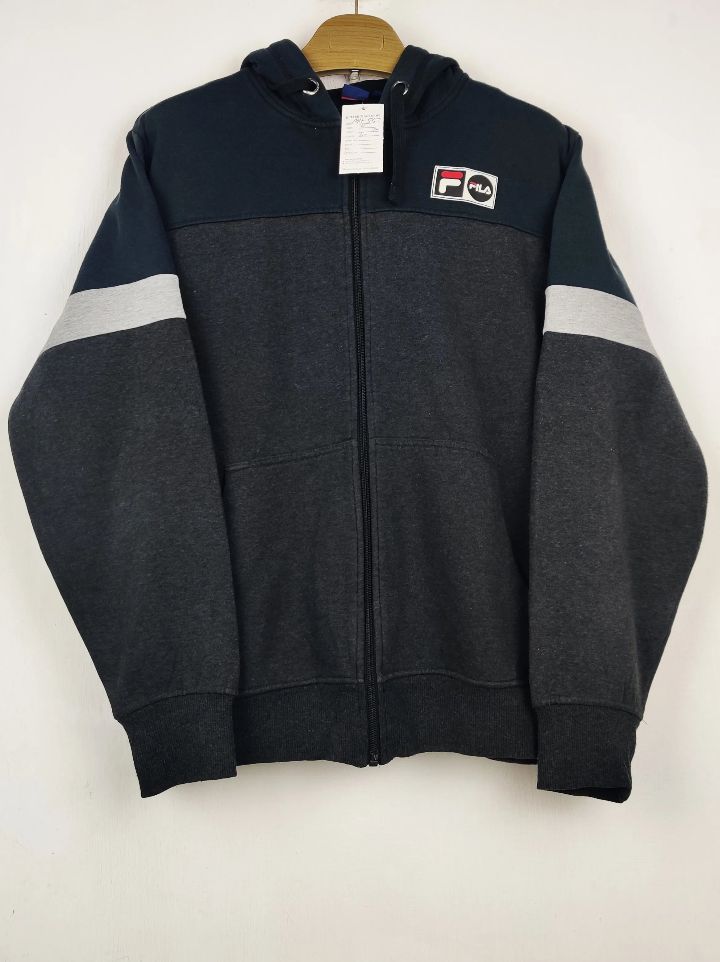 Buy online pre-used pre-loved 100% authentic & Original branded F.I.L.A (MH-85) available in Pakistan. Top international brands avilable.