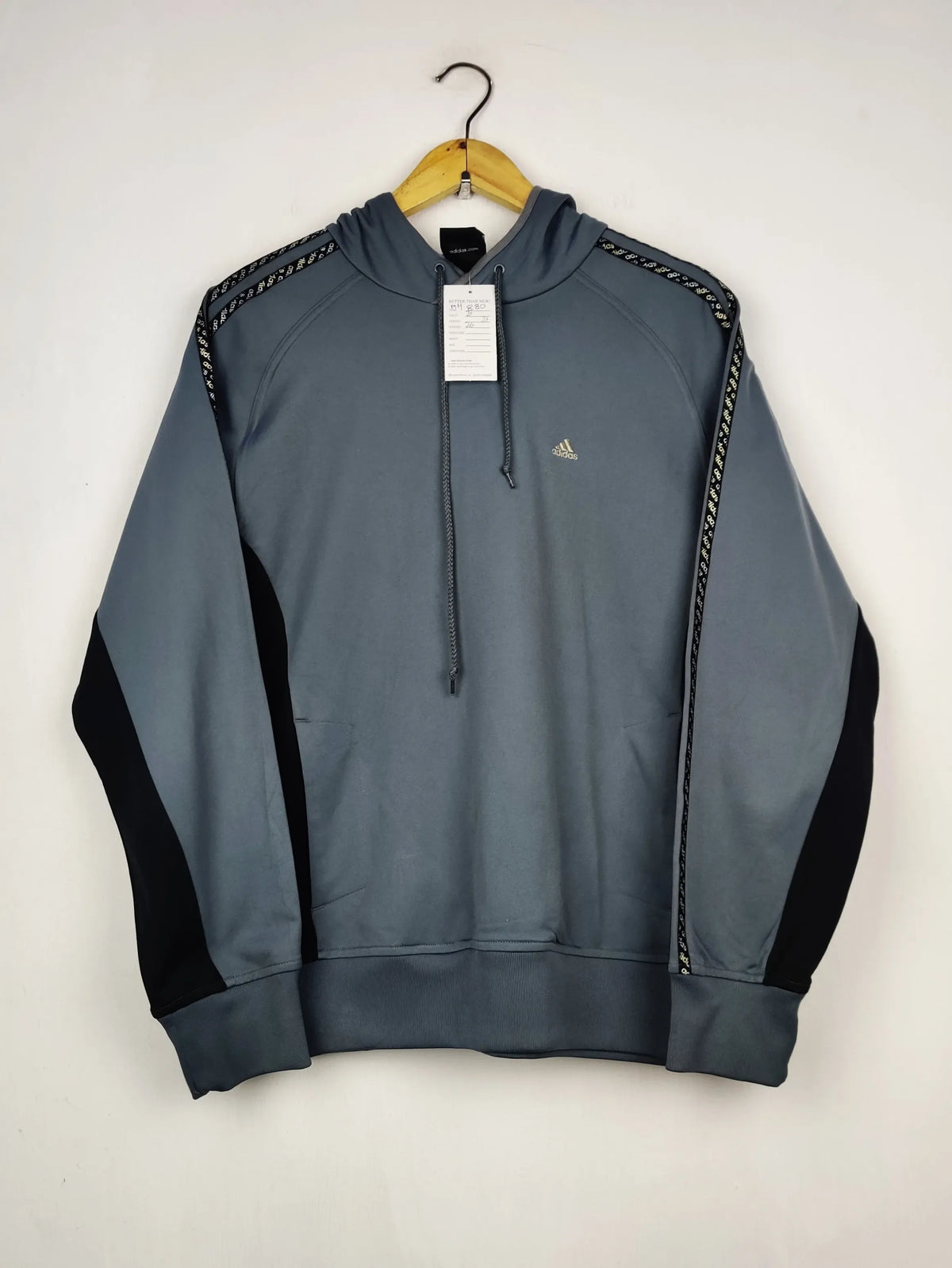 Buy online pre-used pre-loved 100% authentic & Original branded A.D.I.D.A.S (MH-880) available in Pakistan. Top international brands avilable.