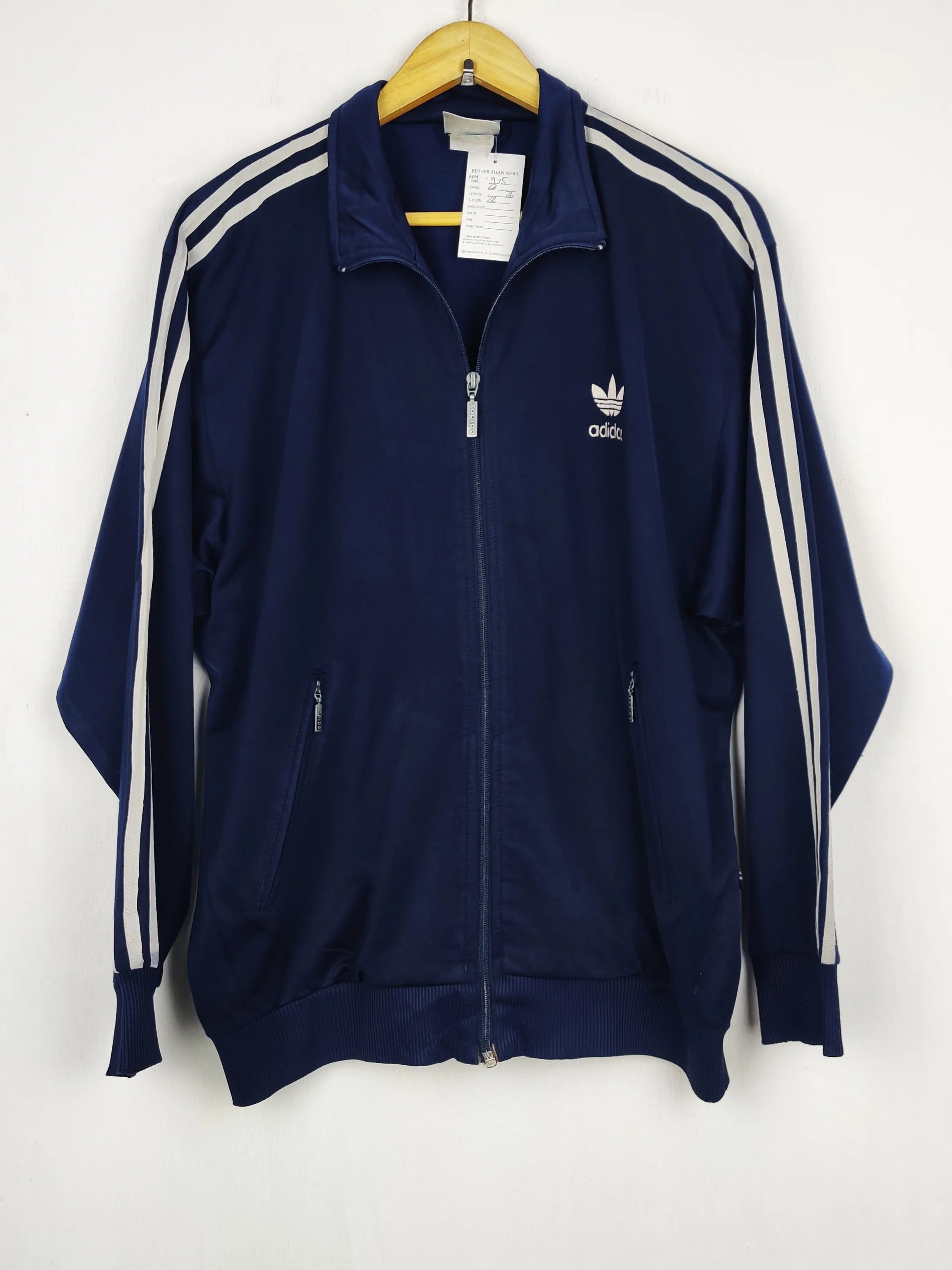 Buy online pre-used pre-loved 100% authentic & Original branded A.D.I.D.A.S (MH-975) available in Pakistan. Top international brands avilable.