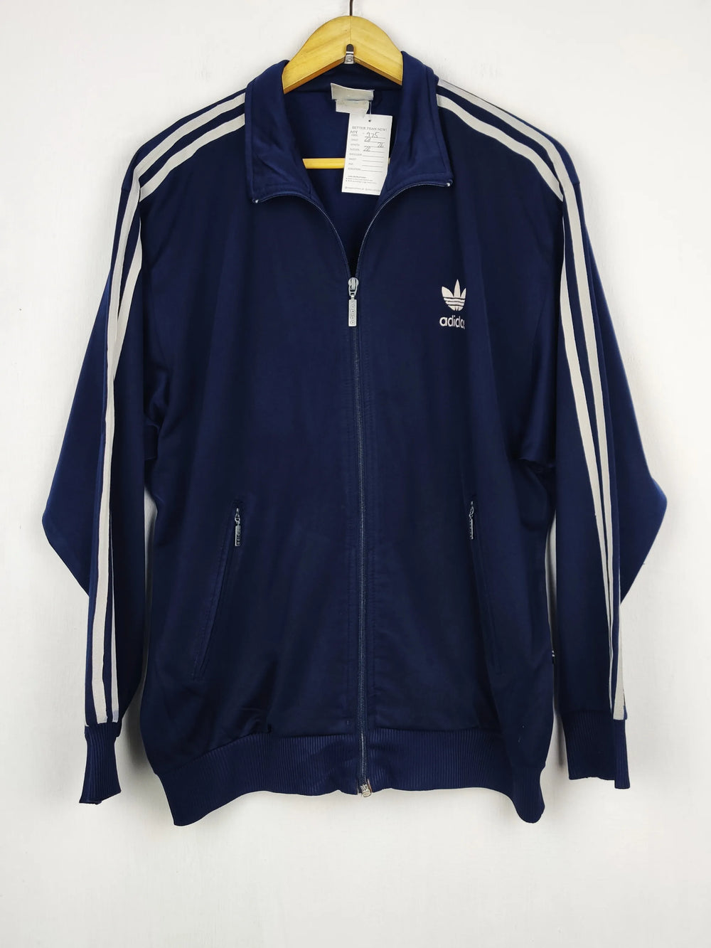 Buy online pre-used pre-loved 100% authentic & Original branded A.D.I.D.A.S (MH-975) available in Pakistan. Top international brands avilable.