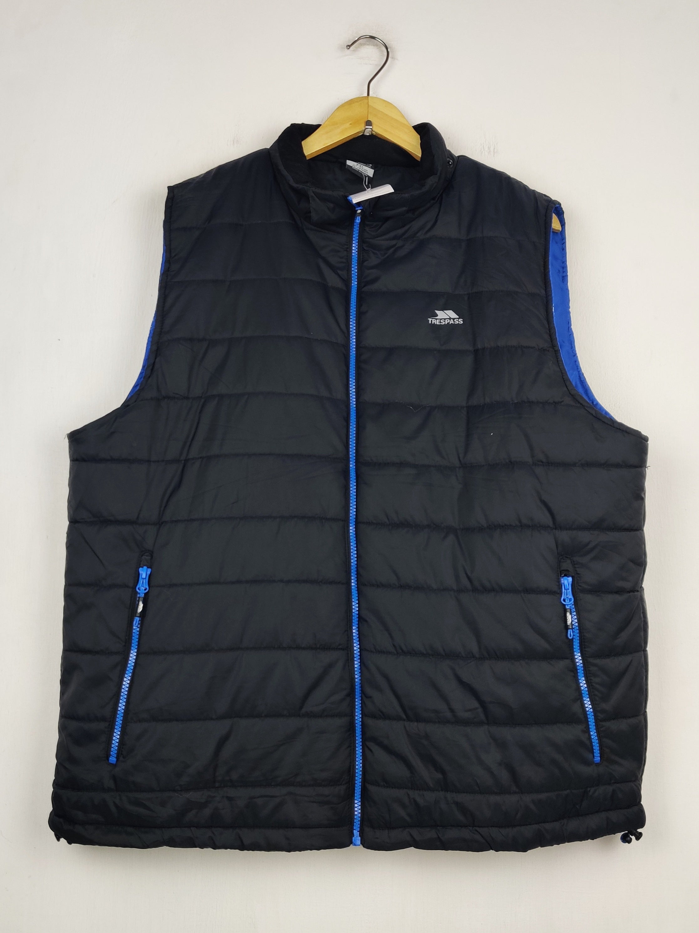 Buy online pre-used pre-loved 100% authentic & Original branded Trespass (MJ-110) available in Pakistan. Top international brands avilable.