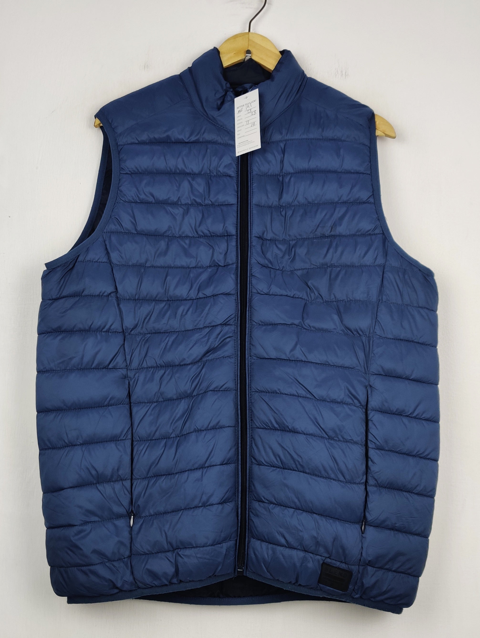 Buy online pre-used pre-loved 100% authentic & Original branded Blend (MJ-141) available in Pakistan. Top international brands avilable.