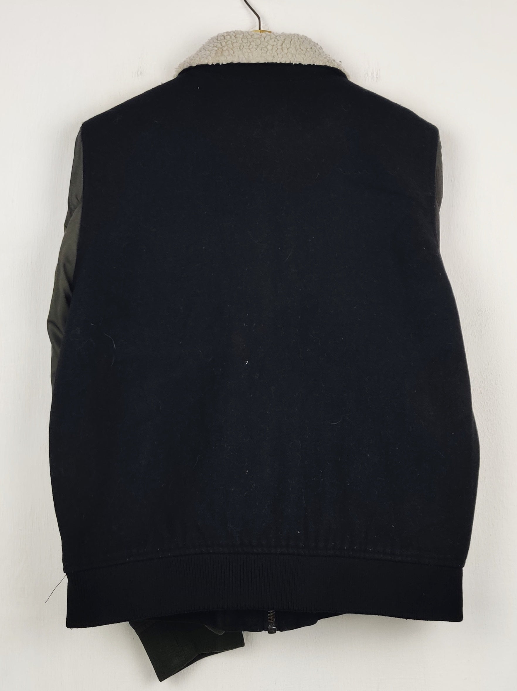 River Island (MJ-16)