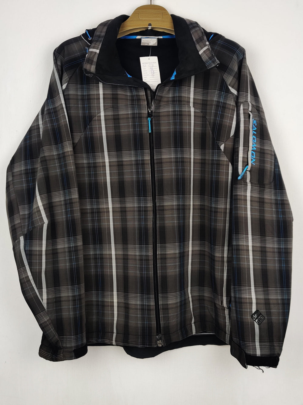 Buy online pre-used pre-loved 100% authentic & Original branded Salomon (MJ-178) available in Pakistan. Top international brands avilable.