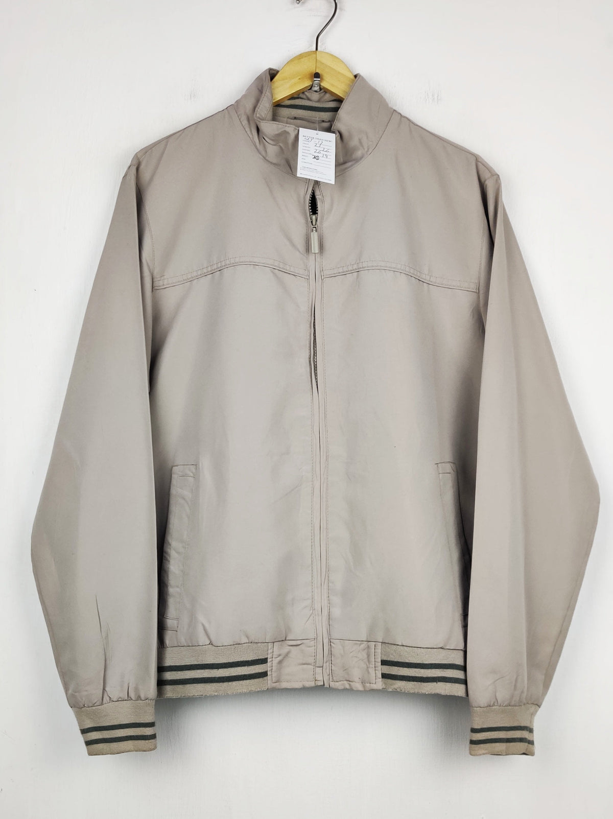 Buy online pre-used pre-loved 100% authentic & Original branded Paul Berman (MJ-17) available in Pakistan. Top international brands avilable.