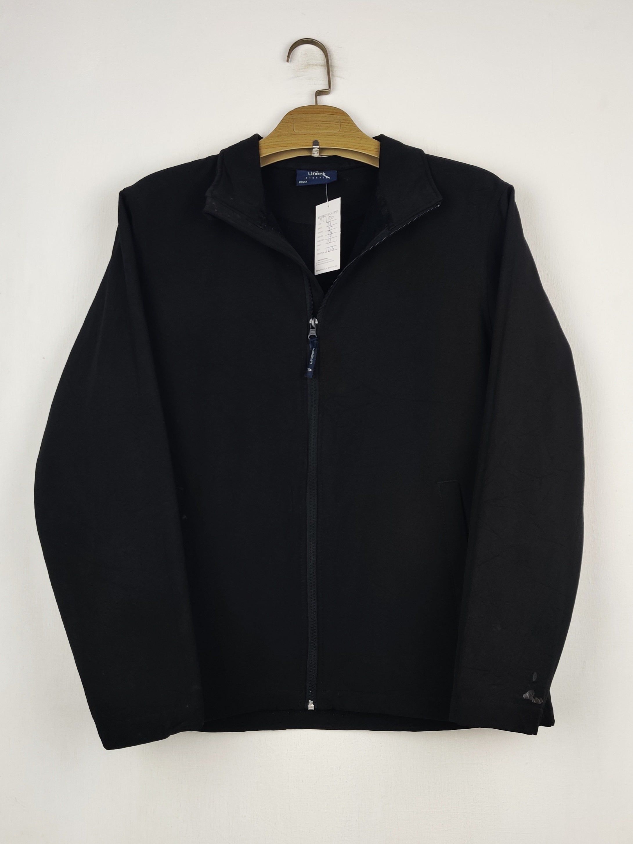 Buy online pre-used pre-loved 100% authentic & Original branded Uneek (MJ-180) available in Pakistan. Top international brands avilable.