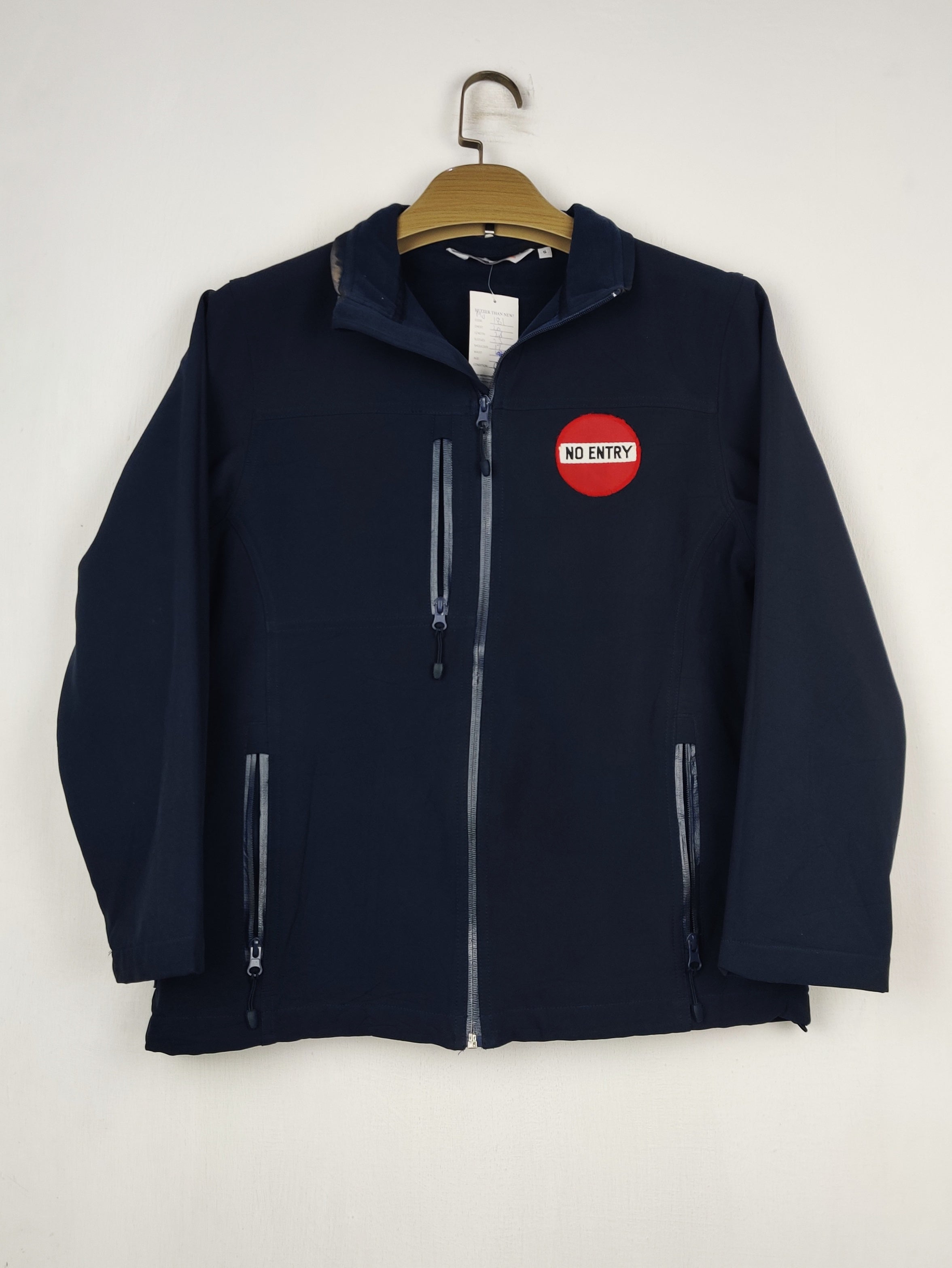 Buy online pre-used pre-loved 100% authentic & Original branded Portwest (MJ-181) available in Pakistan. Top international brands avilable.