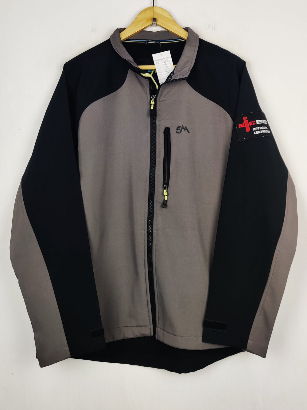 Buy online pre-used pre-loved 100% authentic & Original branded Five Mile (MJ-185) available in Pakistan. Top international brands avilable.