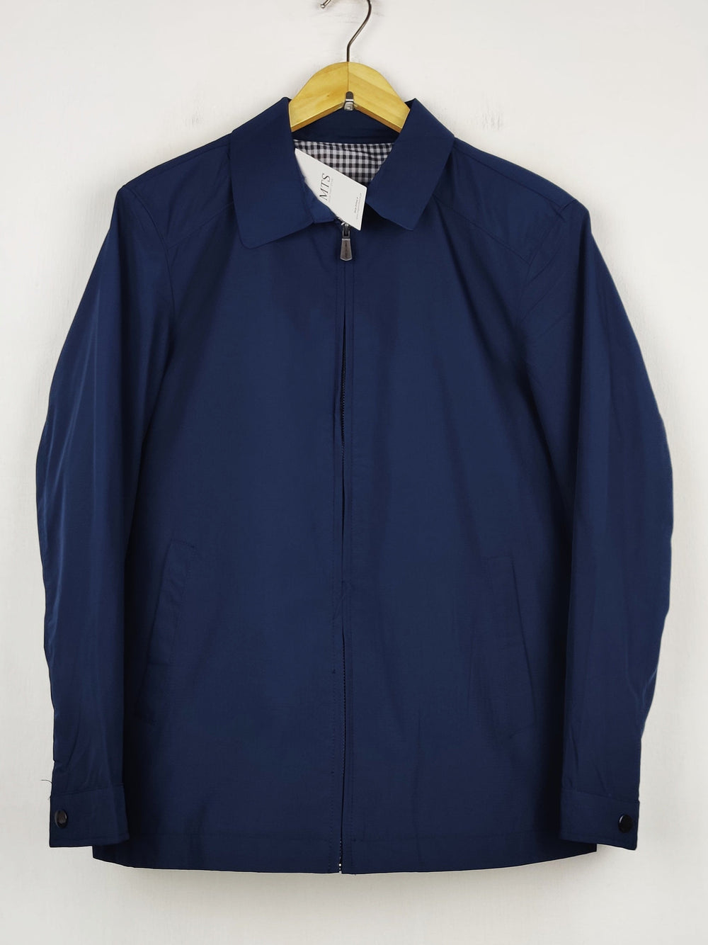 Buy online pre-used pre-loved 100% authentic & Original branded Unknown Brand (MJ-18) available in Pakistan. Top international brands avilable.
