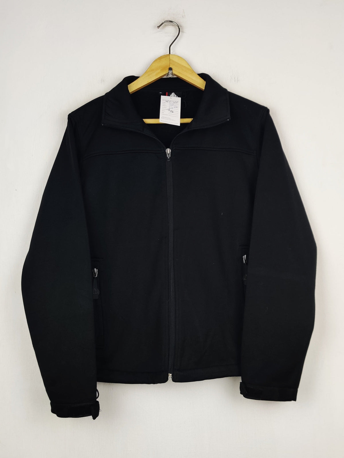 Buy online pre-used pre-loved 100% authentic & Original branded Matterhorn (MJ-200) available in Pakistan. Top international brands avilable.