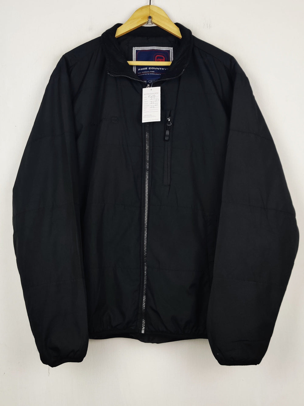 Buy online pre-used pre-loved 100% authentic & Original branded Free Country (MJ-211) available in Pakistan. Top international brands avilable.