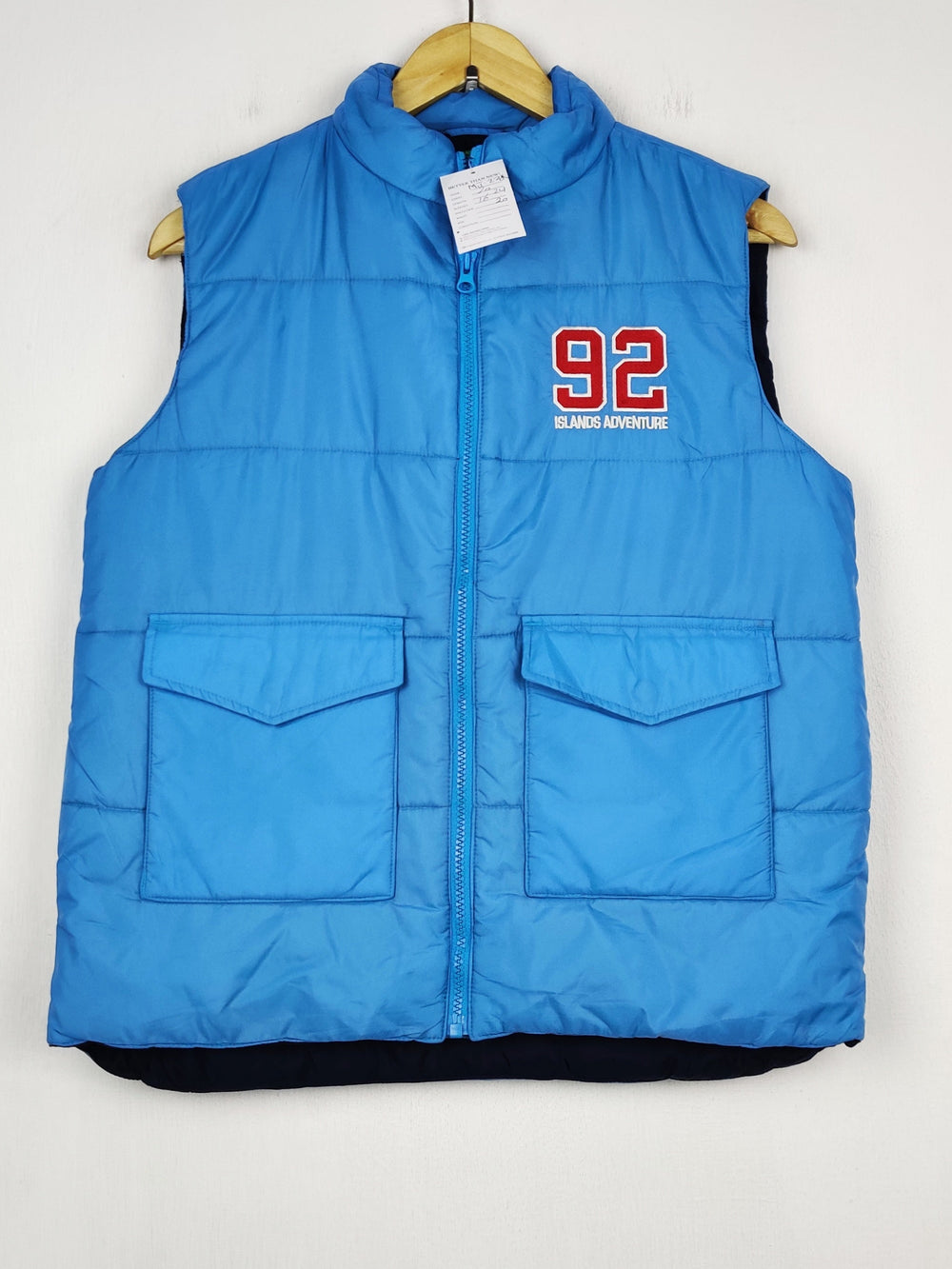 Buy online pre-used pre-loved 100% authentic & Original branded Benetton (MJ-228) available in Pakistan. Top international brands avilable.