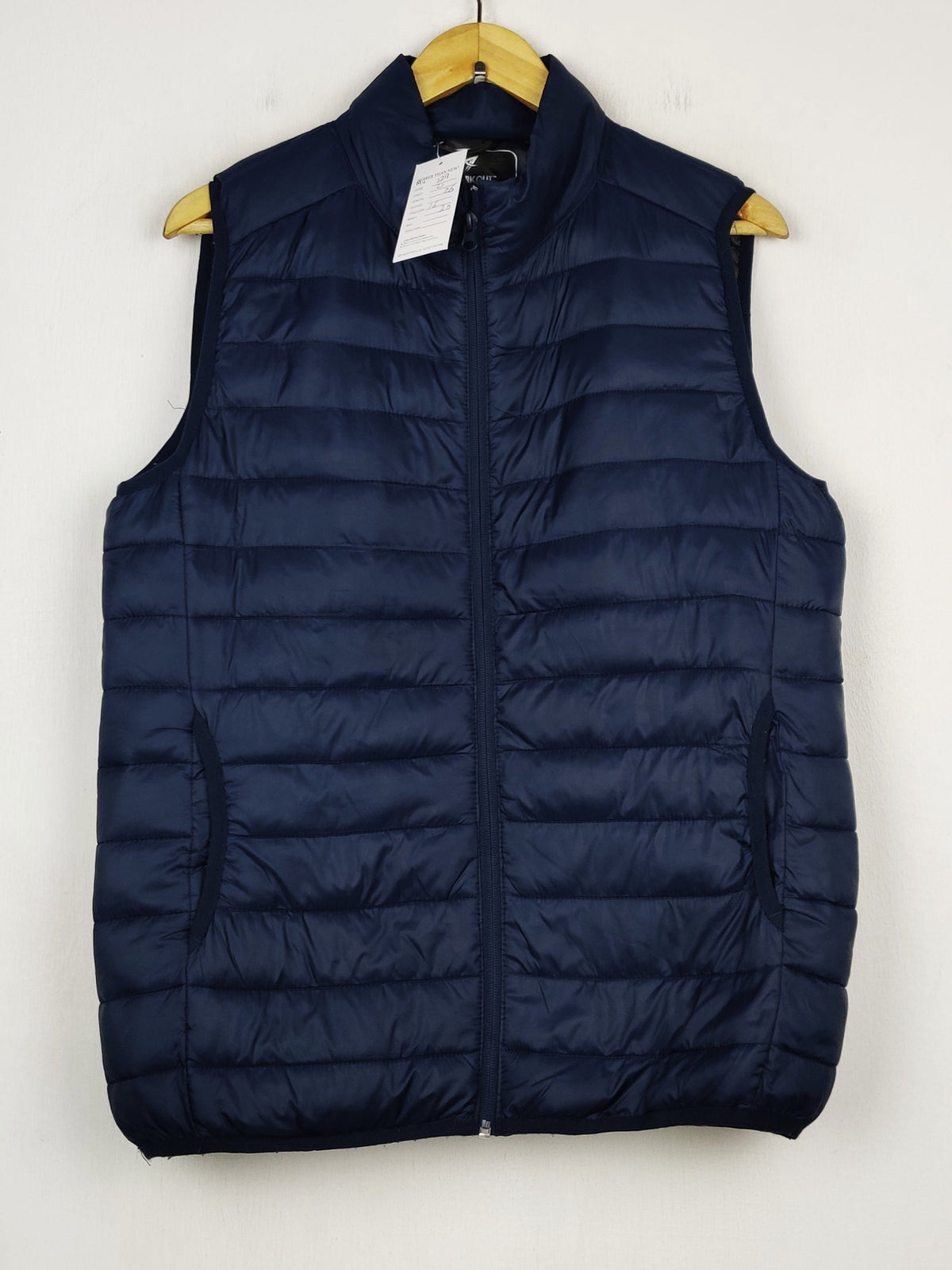 Buy online pre-used pre-loved 100% authentic & Original branded Workout (MJ-229) available in Pakistan. Top international brands avilable.
