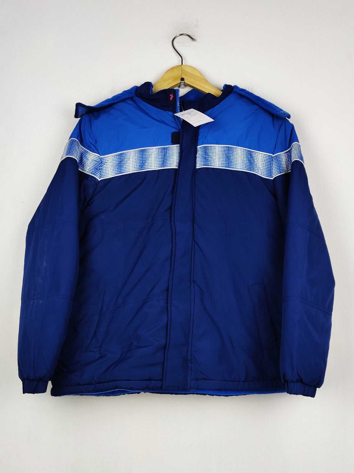 Buy online pre-used pre-loved 100% authentic & Original branded Ixtreme (MJ-231) available in Pakistan. Top international brands avilable.