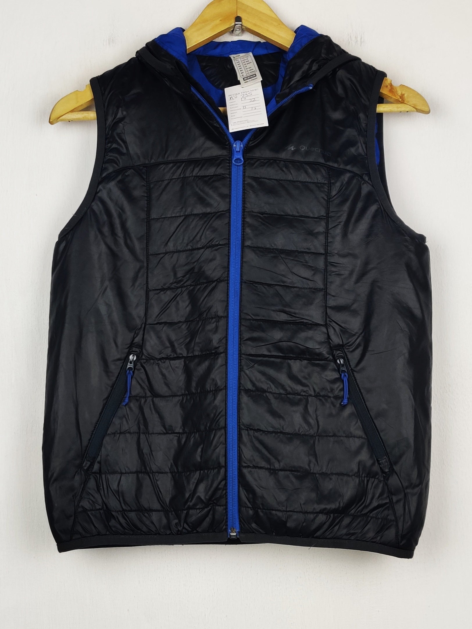 Buy online pre-used pre-loved 100% authentic & Original branded Decathlon (MJ-235) available in Pakistan. Top international brands avilable.