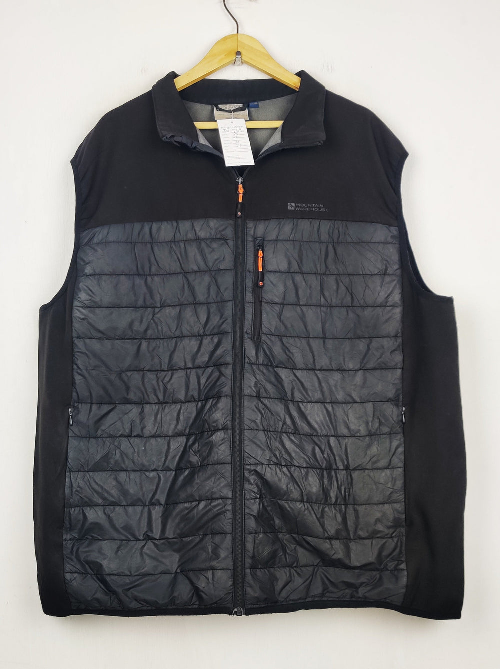 Buy online pre-used pre-loved 100% authentic & Original branded Mountain Warehouse (MJ-264) available in Pakistan. Top international brands avilable.