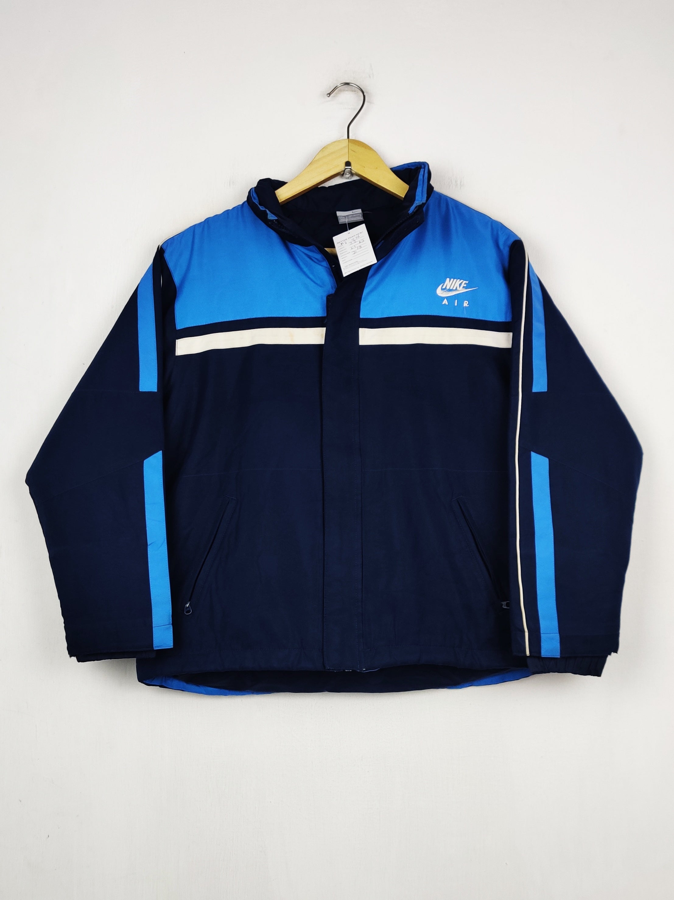 Buy online pre-used pre-loved 100% authentic & Original branded Nike (MJ-276) available in Pakistan. Top international brands avilable.