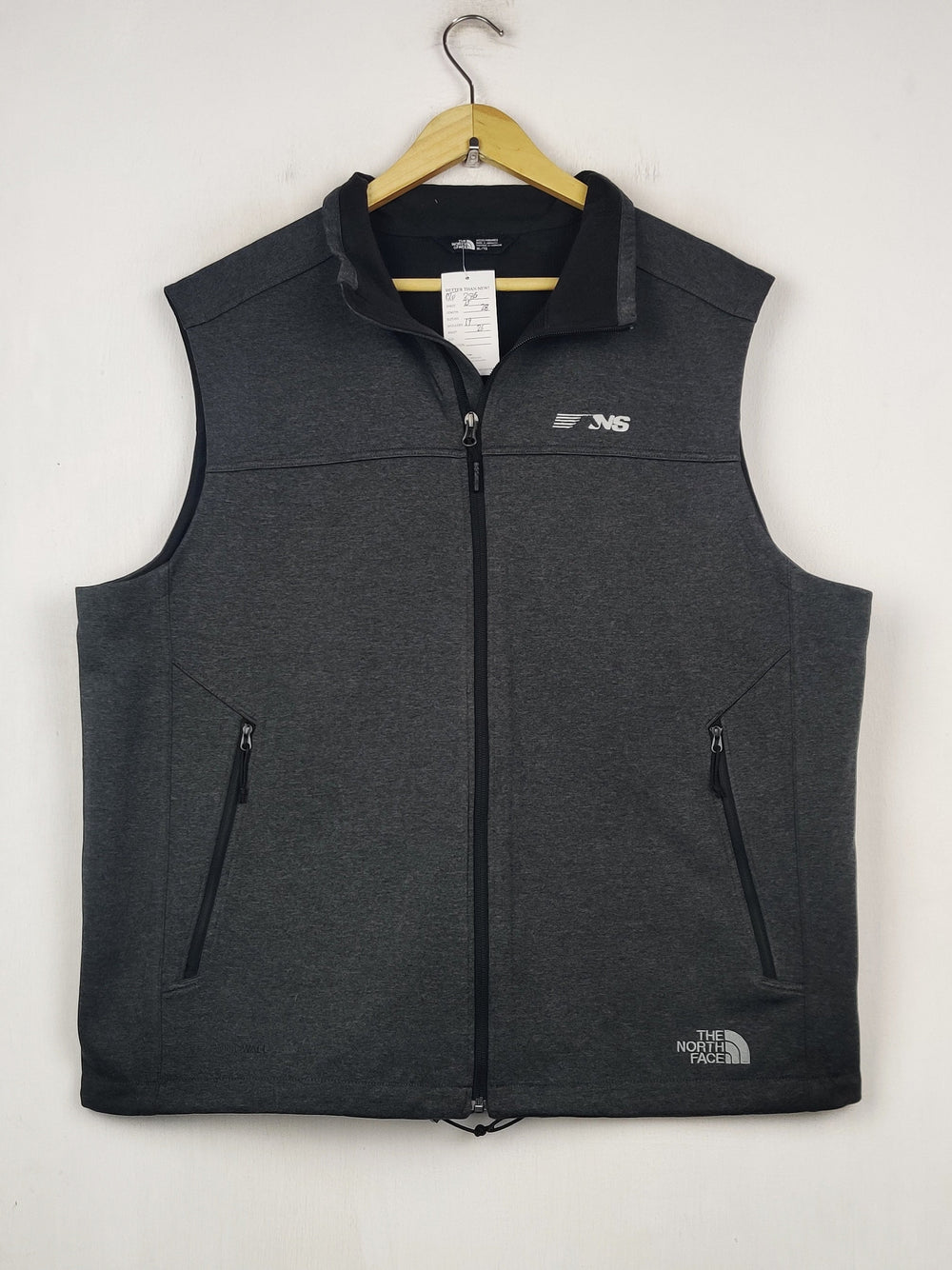 Buy online pre-used pre-loved 100% authentic & Original branded The North Face (MJ-286) available in Pakistan. Top international brands avilable.