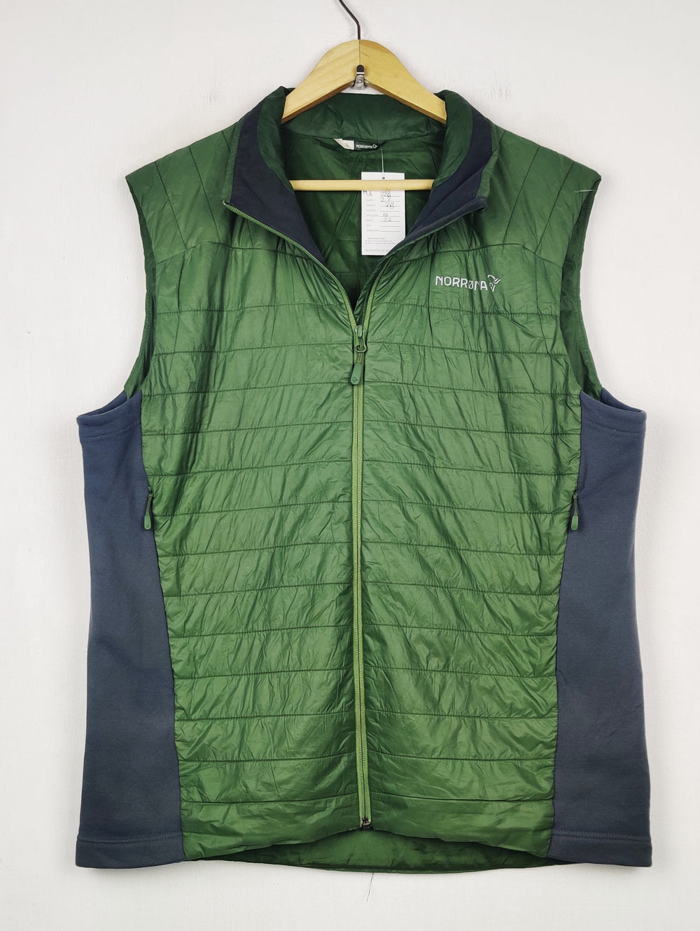 Buy online pre-used pre-loved 100% authentic & Original branded Norrona (MJ-288) available in Pakistan. Top international brands avilable.