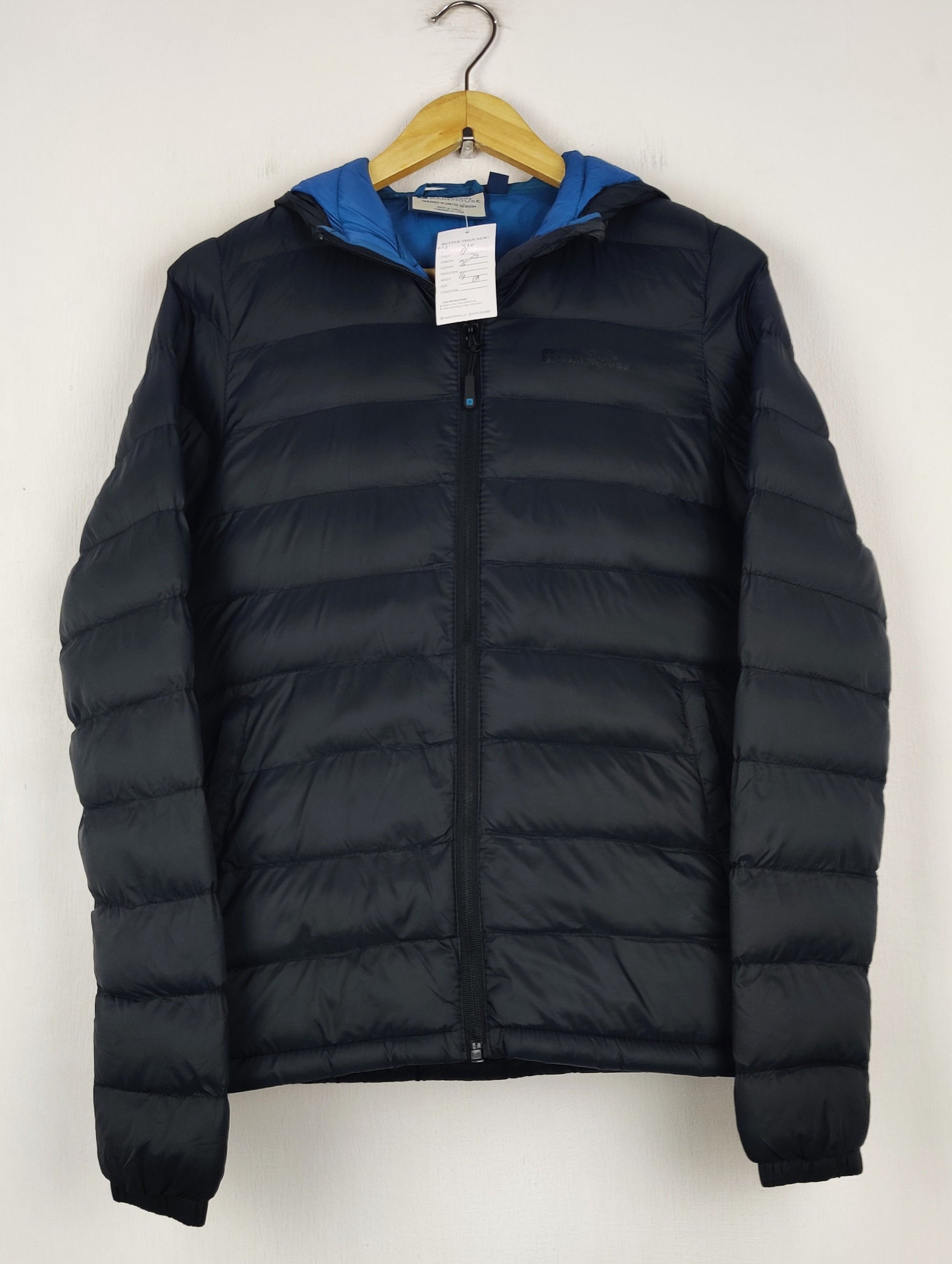 Buy online pre-used pre-loved 100% authentic & Original branded Mountain Warehouse (MJ-310) available in Pakistan. Top international brands avilable.
