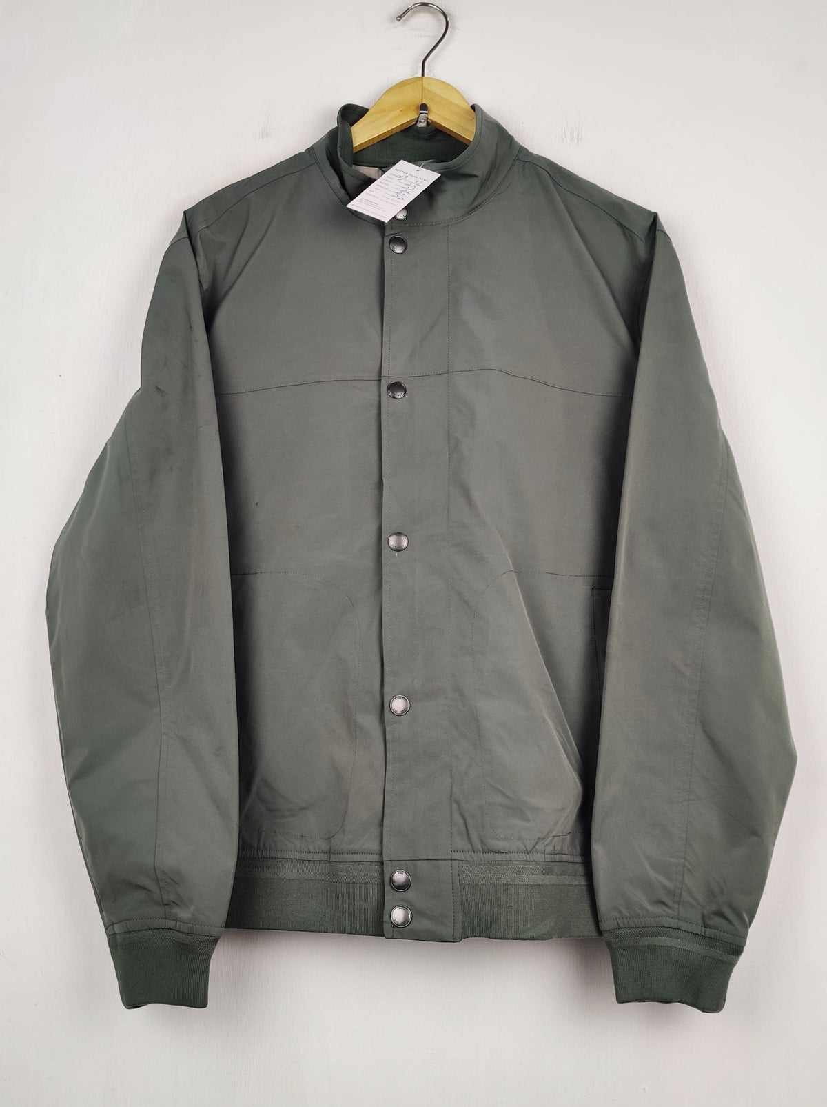 Buy online pre-used pre-loved 100% authentic & Original branded Super Dry (MJ-32) available in Pakistan. Top international brands avilable.