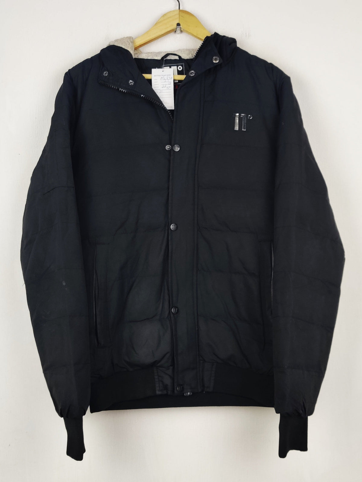 Buy online pre-used pre-loved 100% authentic & Original branded Eleven (MJ-338) available in Pakistan. Top international brands avilable.