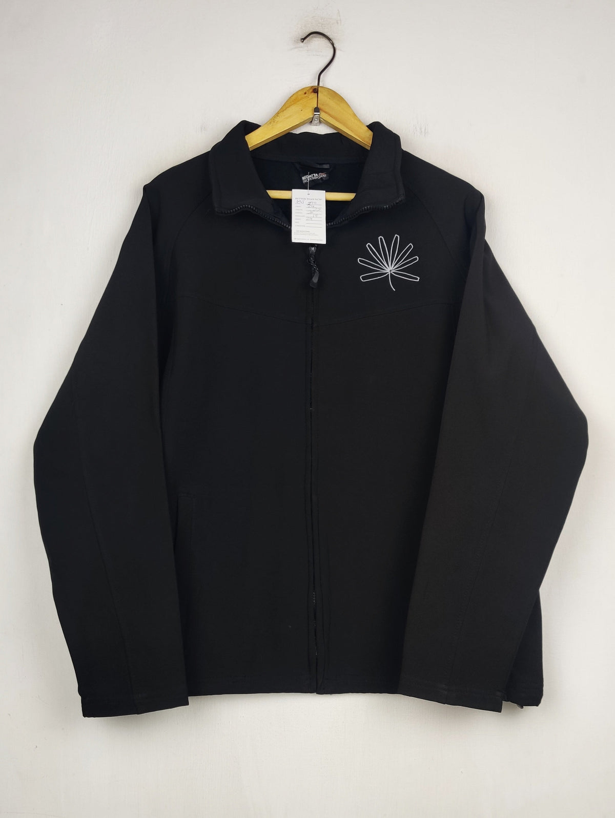 Buy online pre-used pre-loved 100% authentic & Original branded Regatta (MJ-370) available in Pakistan. Top international brands avilable.