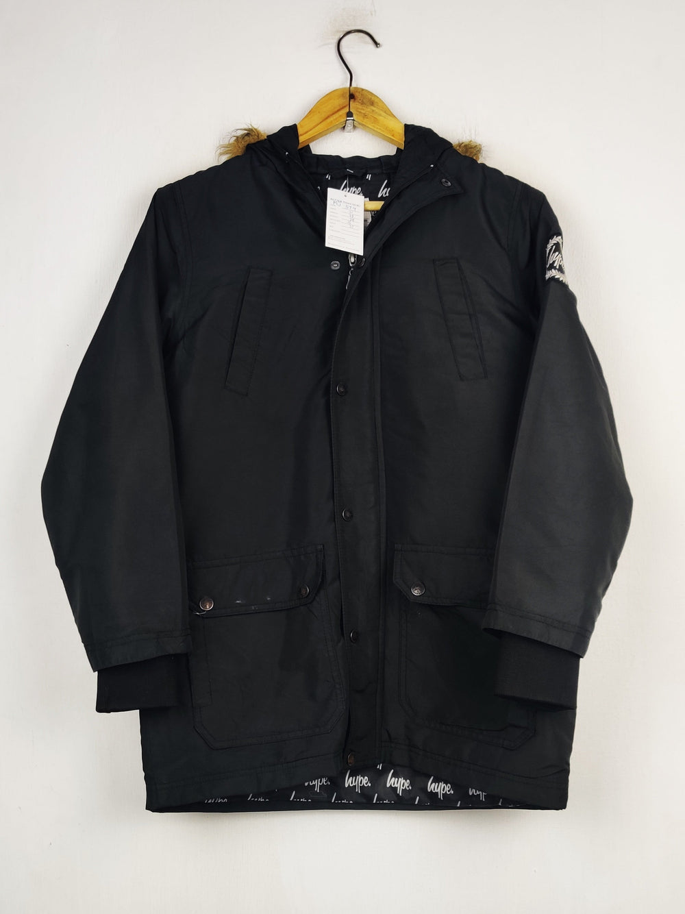 Buy online pre-used pre-loved 100% authentic & Original branded Hype (MJ-379) available in Pakistan. Top international brands avilable.