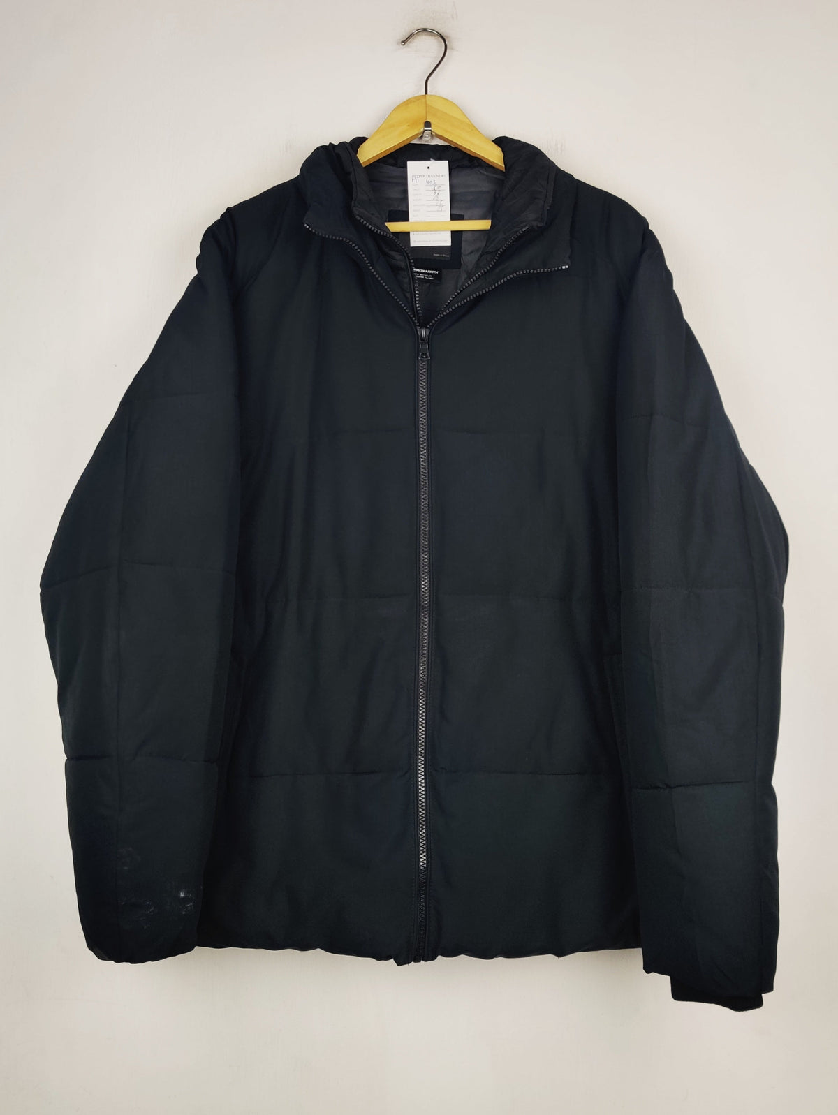 Buy online pre-used pre-loved 100% authentic & Original branded Marks & Spencer (MJ-403) available in Pakistan. Top international brands avilable.