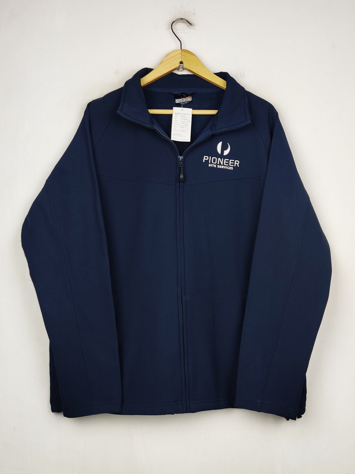 Buy online pre-used pre-loved 100% authentic & Original branded Regatta (MJ-453) available in Pakistan. Top international brands avilable.