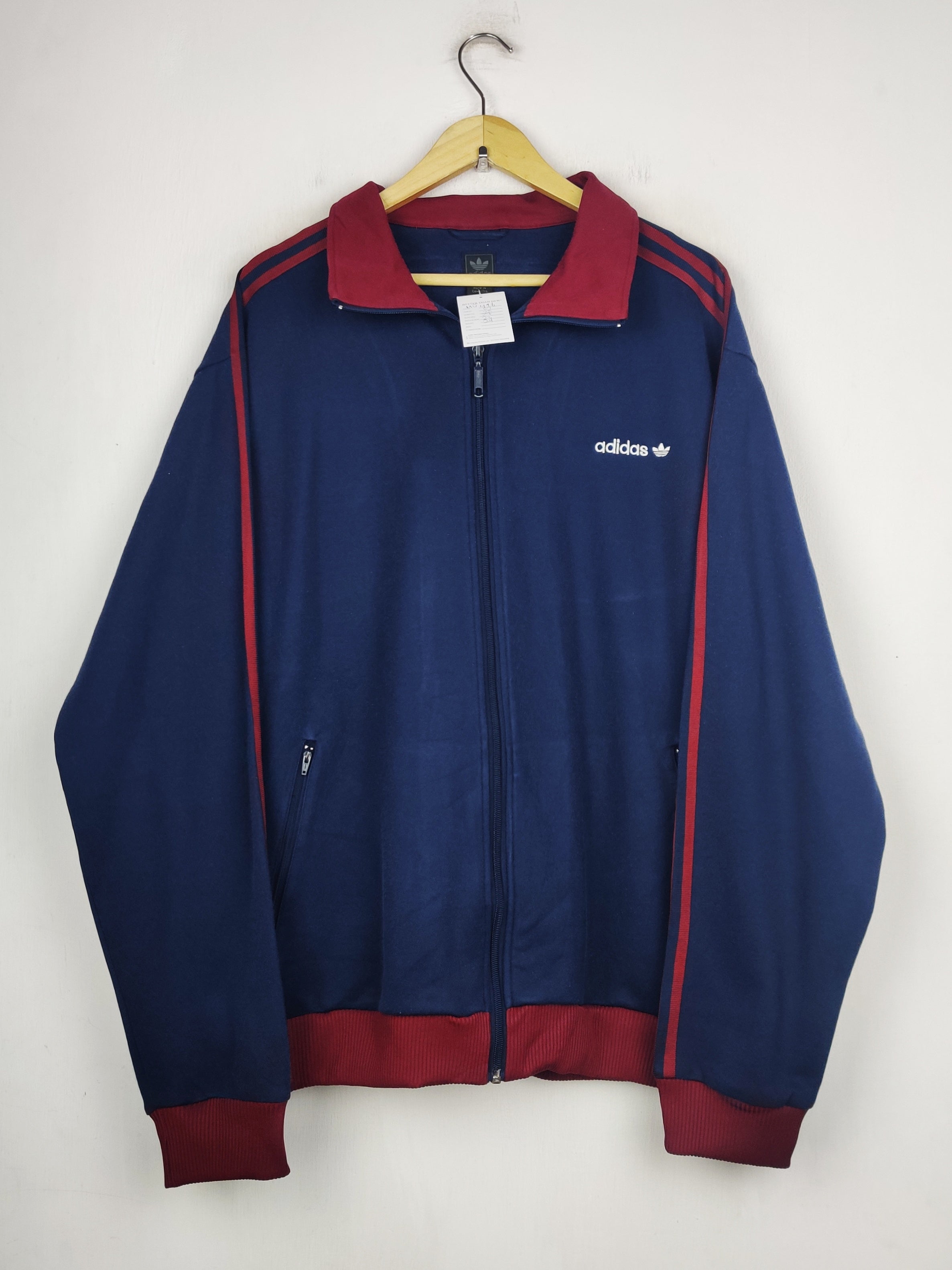 Buy online pre-used pre-loved 100% authentic & Original branded A.D.I.D.A.S (MJ-496) available in Pakistan. Top international brands avilable.