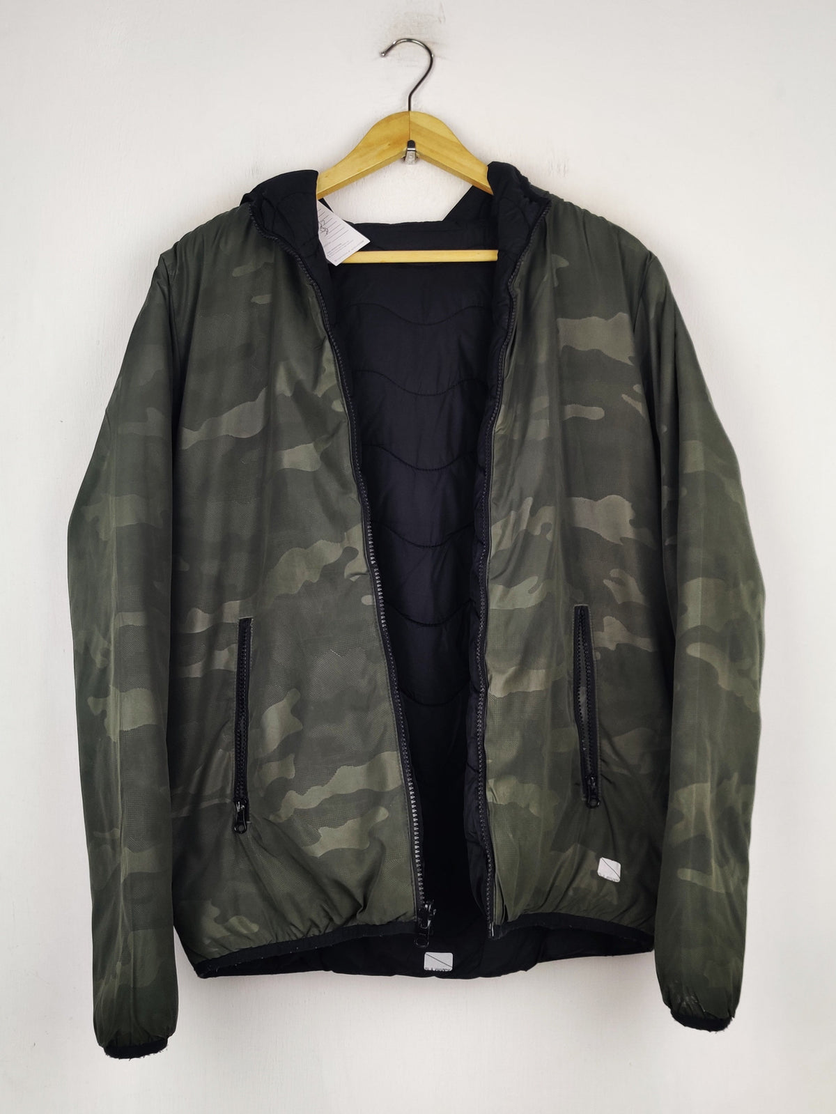 Buy online pre-used pre-loved 100% authentic & Original branded Unknown Brand (MJ-508) available in Pakistan. Top international brands avilable.