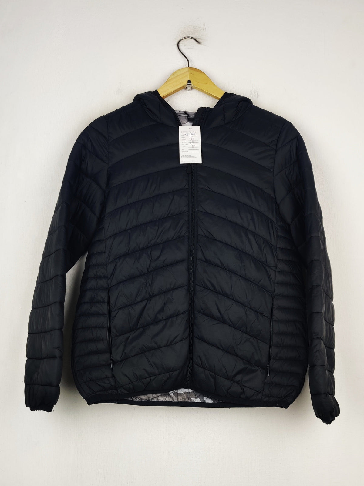 Buy online pre-used pre-loved 100% authentic & Original branded Marks & Spencer (MJ-509) available in Pakistan. Top international brands avilable.