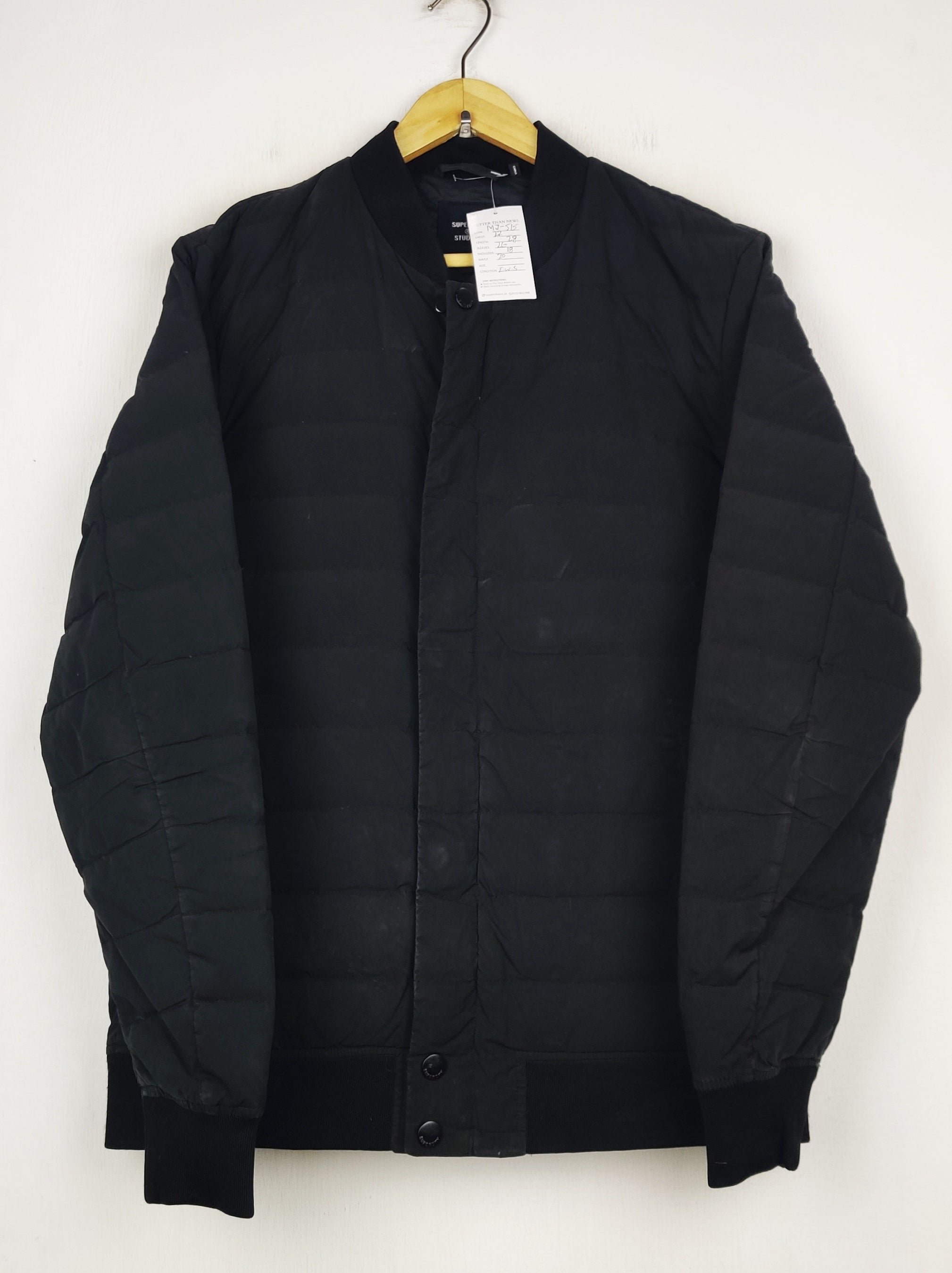 Buy online pre-used pre-loved 100% authentic & Original branded Super Dry (MJ-515) available in Pakistan. Top international brands avilable.