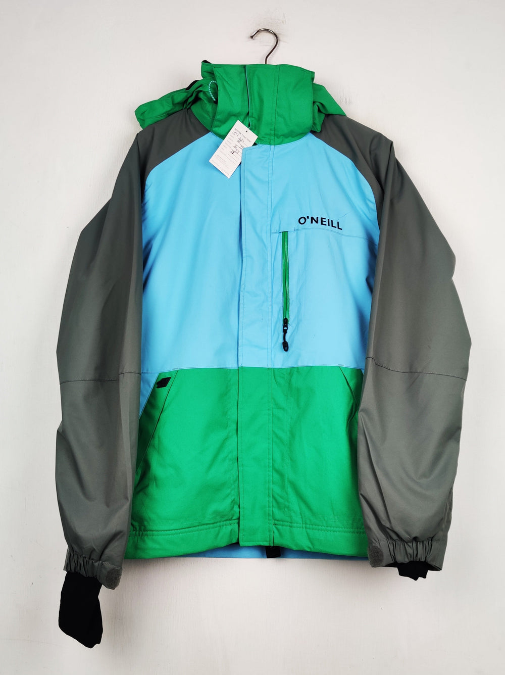 Buy online pre-used pre-loved 100% authentic & Original branded O.Neill (MJ-530) available in Pakistan. Top international brands avilable.