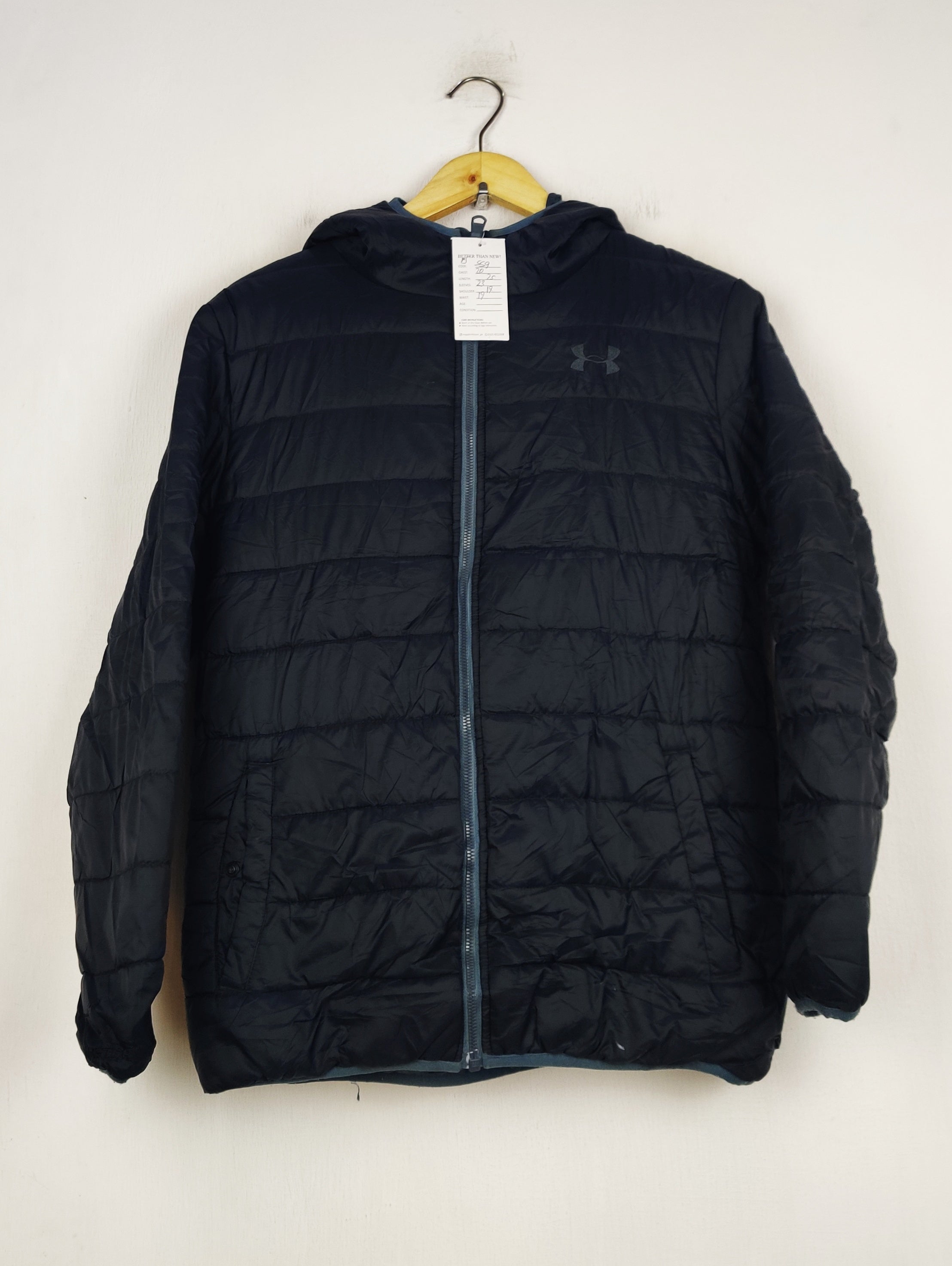 Buy online pre-used pre-loved 100% authentic & Original branded Underarmour (MJ-559) available in Pakistan. Top international brands avilable.