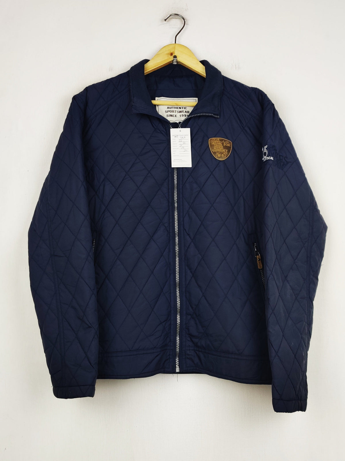 Buy online pre-used pre-loved 100% authentic & Original branded Sport Wear (MJ-566) available in Pakistan. Top international brands avilable.