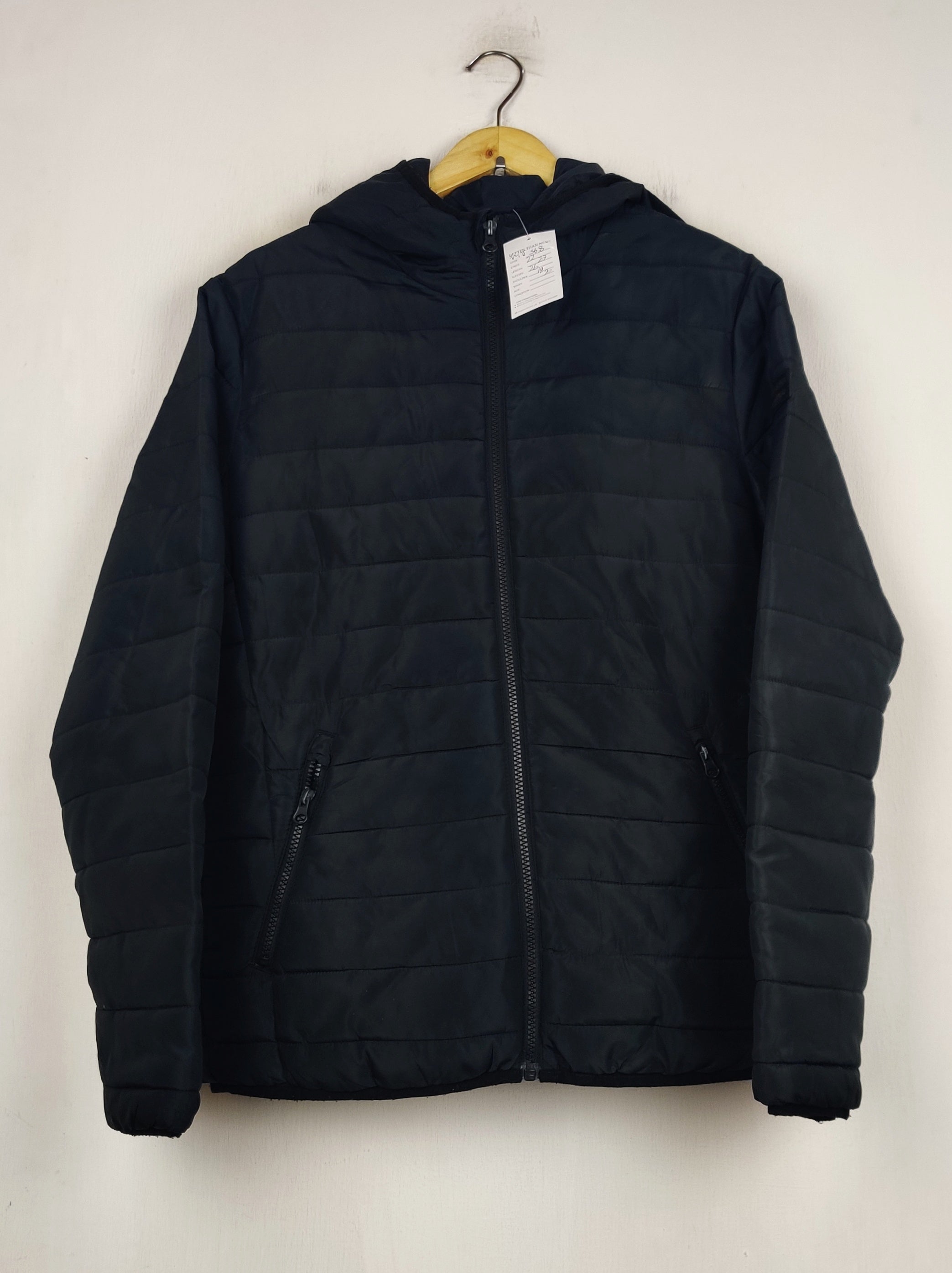 Buy online pre-used pre-loved 100% authentic & Original branded Jack Jones (MJ-568) available in Pakistan. Top international brands avilable.