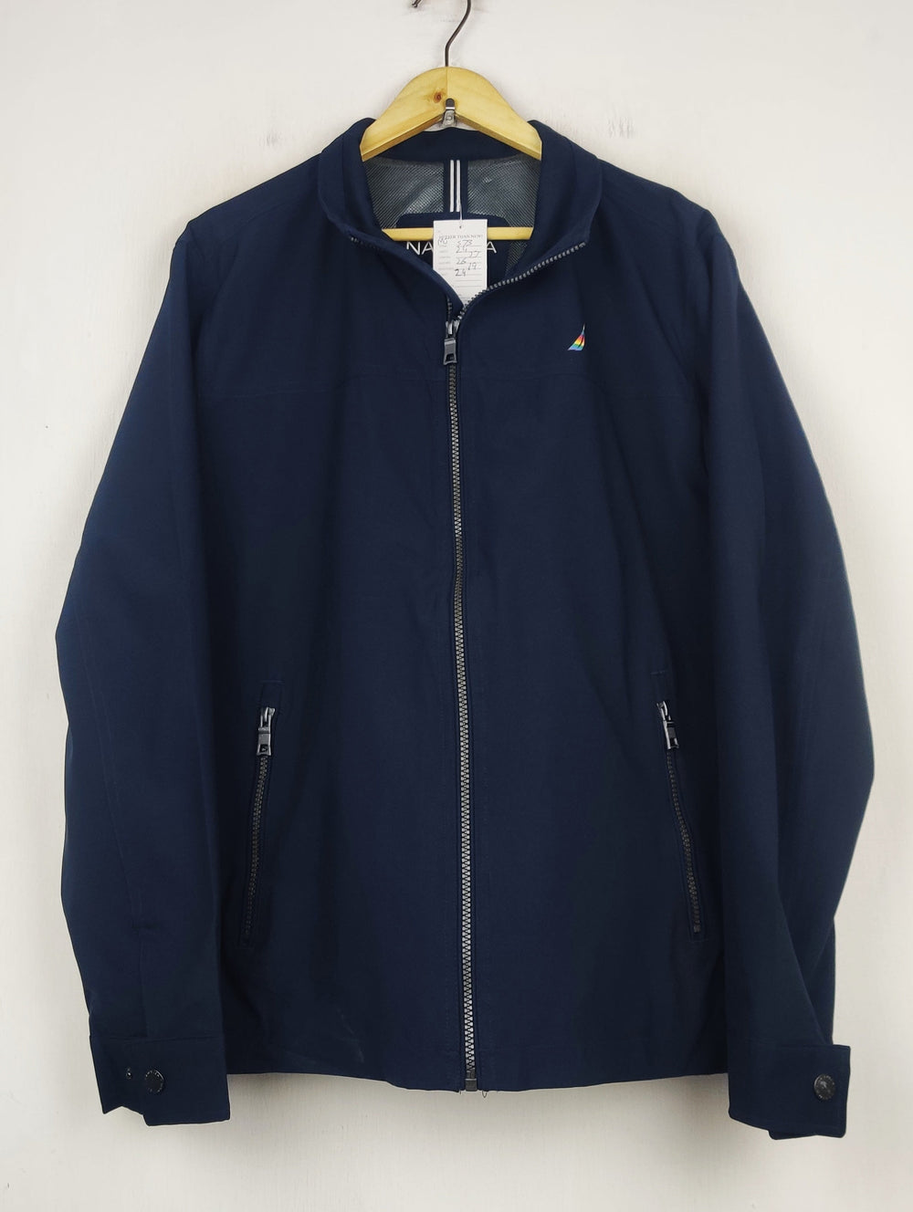 Buy online pre-used pre-loved 100% authentic & Original branded Nautica (MJ-573) available in Pakistan. Top international brands avilable.