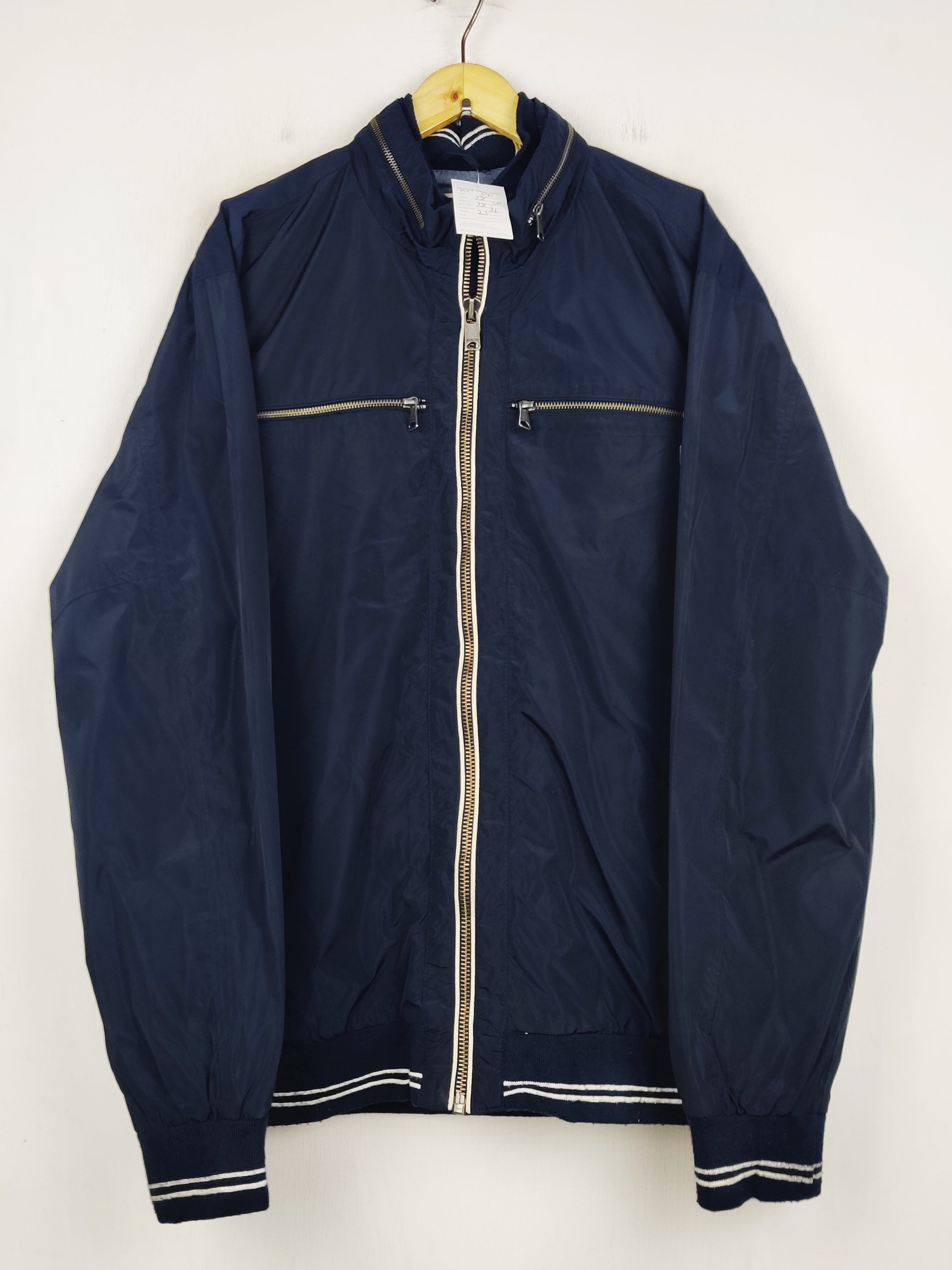 Buy online pre-used pre-loved 100% authentic & Original branded Bison (MJ-585) available in Pakistan. Top international brands avilable.