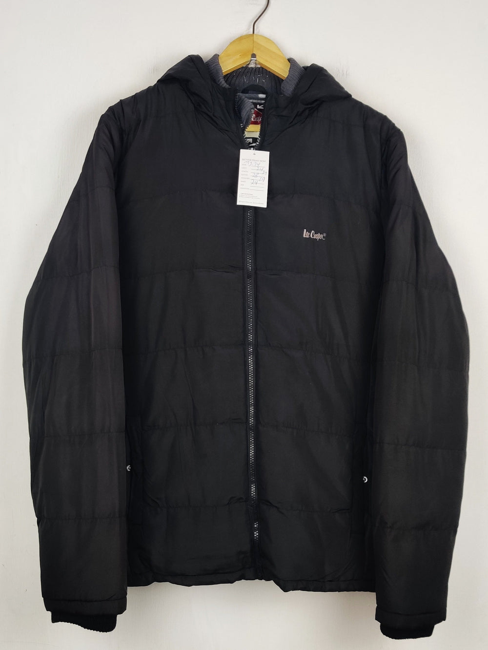 Buy online pre-used pre-loved 100% authentic & Original branded Lee Cooper (MJ-74) available in Pakistan. Top international brands avilable.