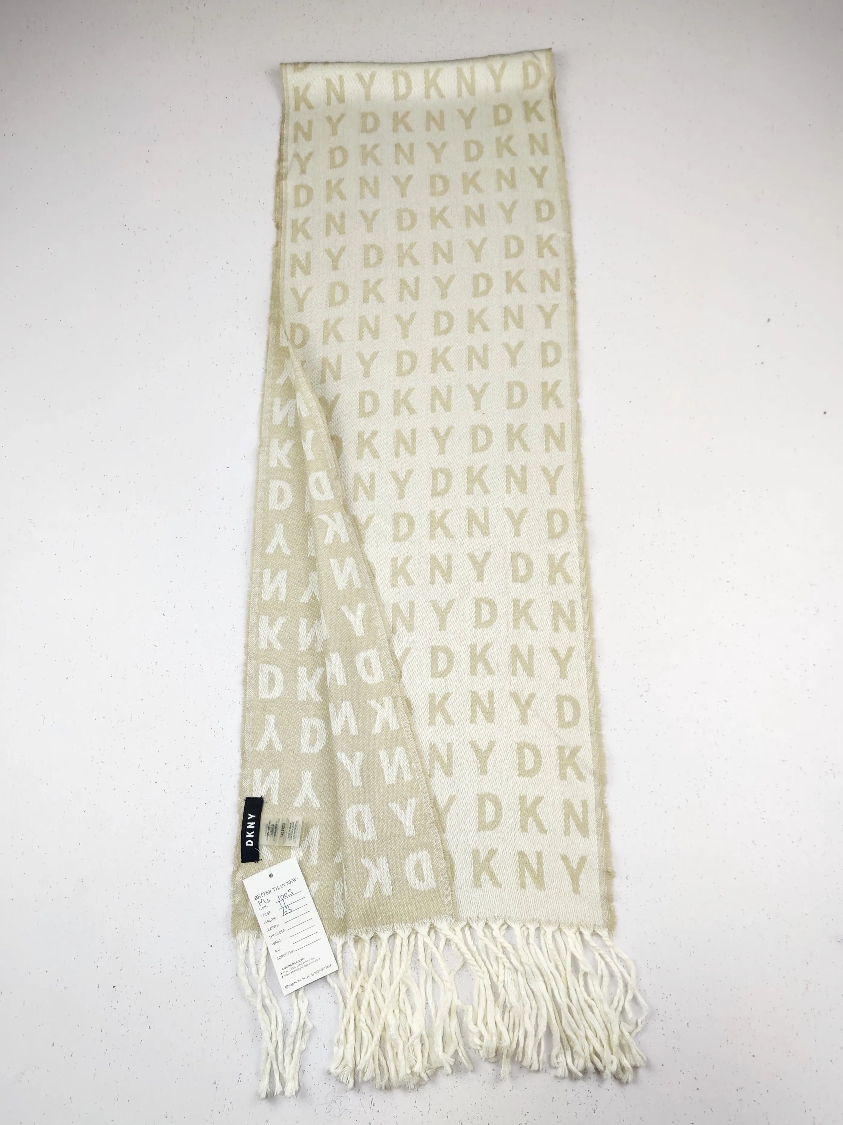 Buy online pre-used pre-loved 100% authentic & Original branded D.K.N.Y (MS-1005) available in Pakistan. Top international brands avilable.