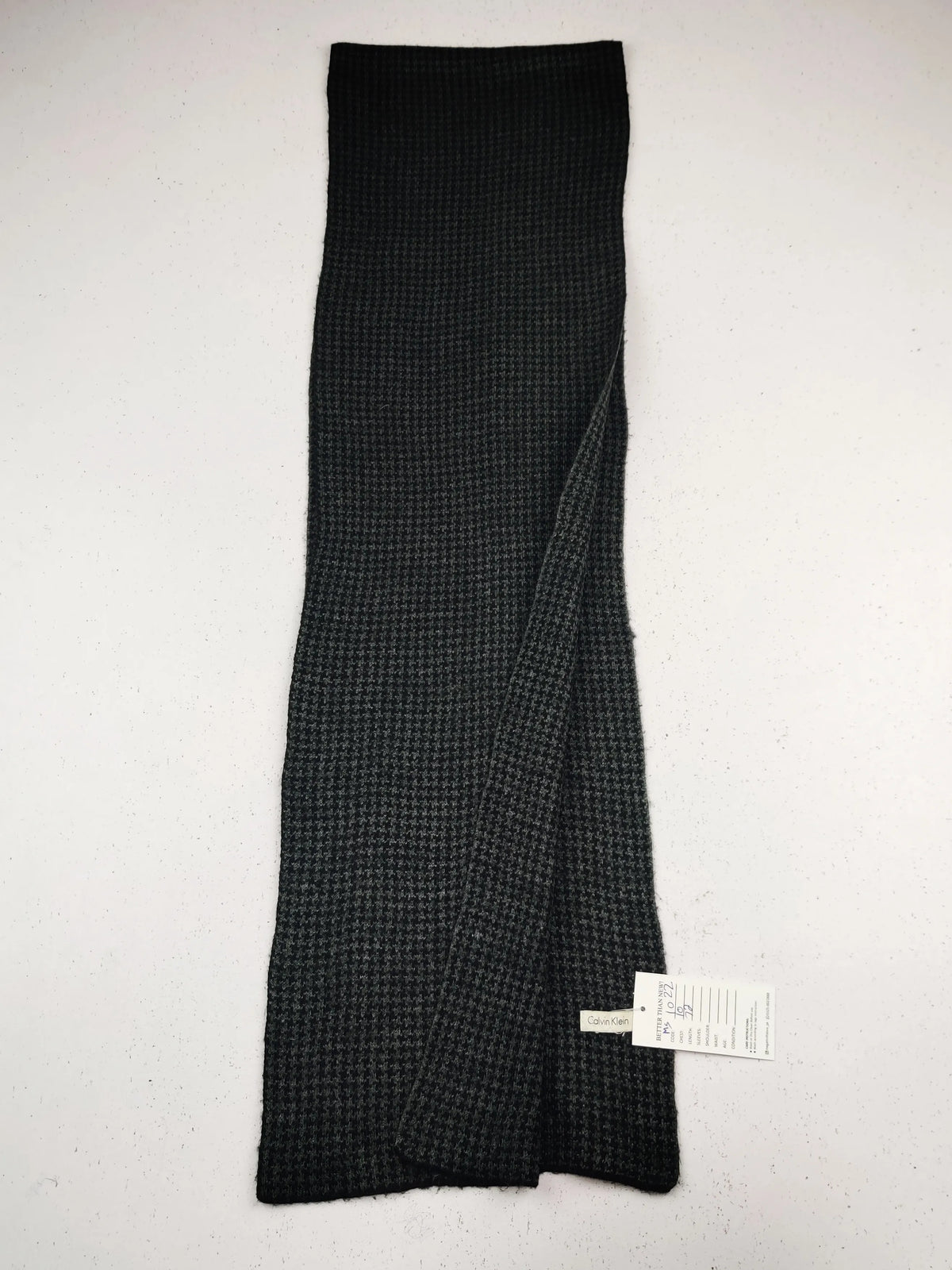 Buy online pre-used pre-loved 100% authentic & Original branded C.A.L.V.I.N K.L.E.I.N (MS-1022) available in Pakistan. Top international brands avilable.