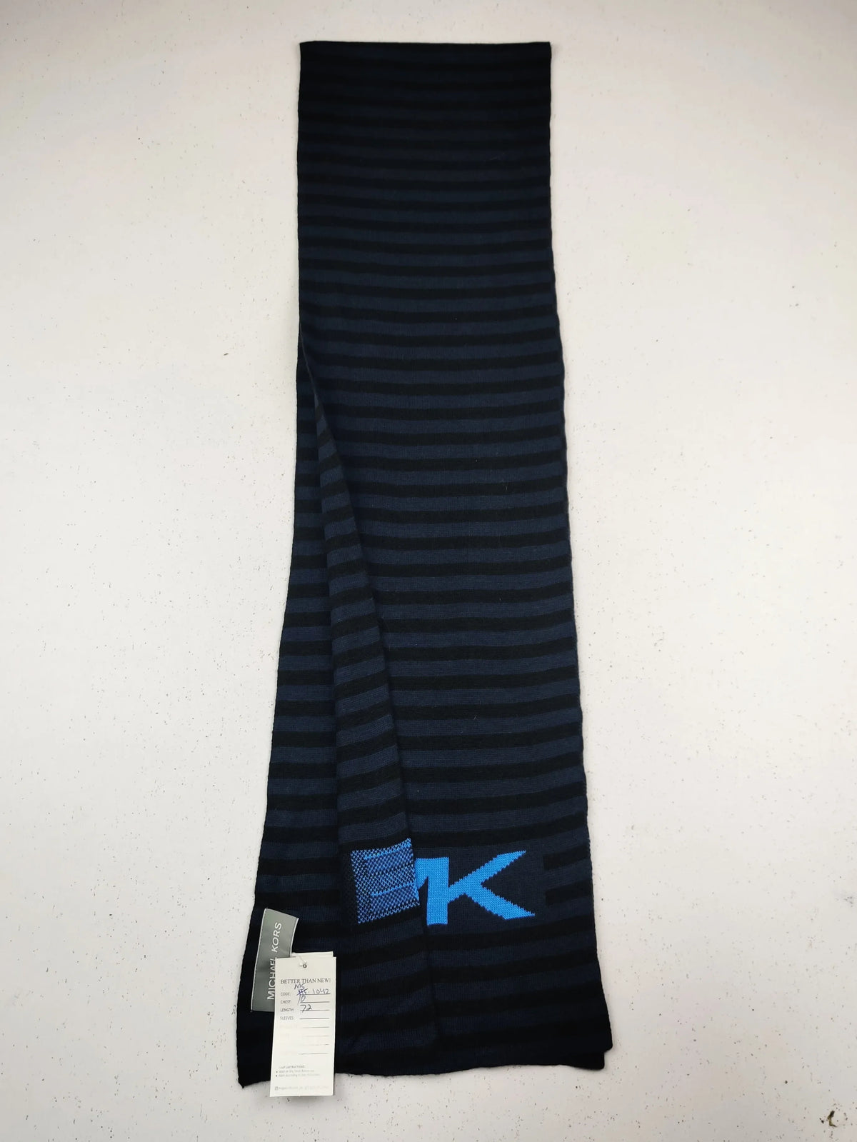 Buy online pre-used pre-loved 100% authentic & Original branded M.I.C.H.A.E.L K.O.R.S (MS-1042) available in Pakistan. Top international brands avilable.