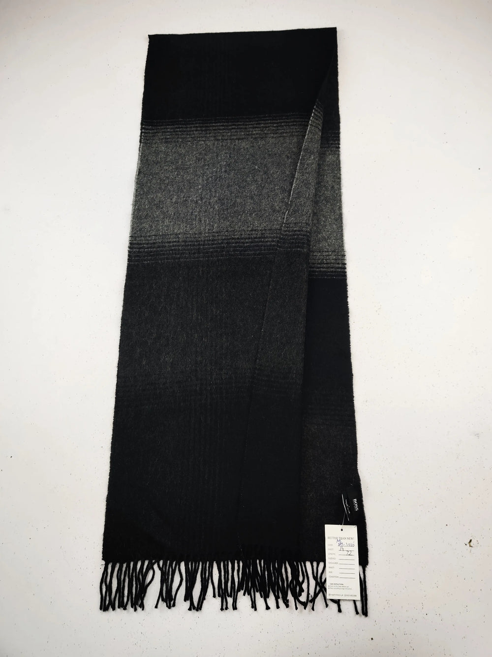 Buy online pre-used pre-loved 100% authentic & Original branded H.U.G.O B.O.S.S (MS-1065) available in Pakistan. Top international brands avilable.